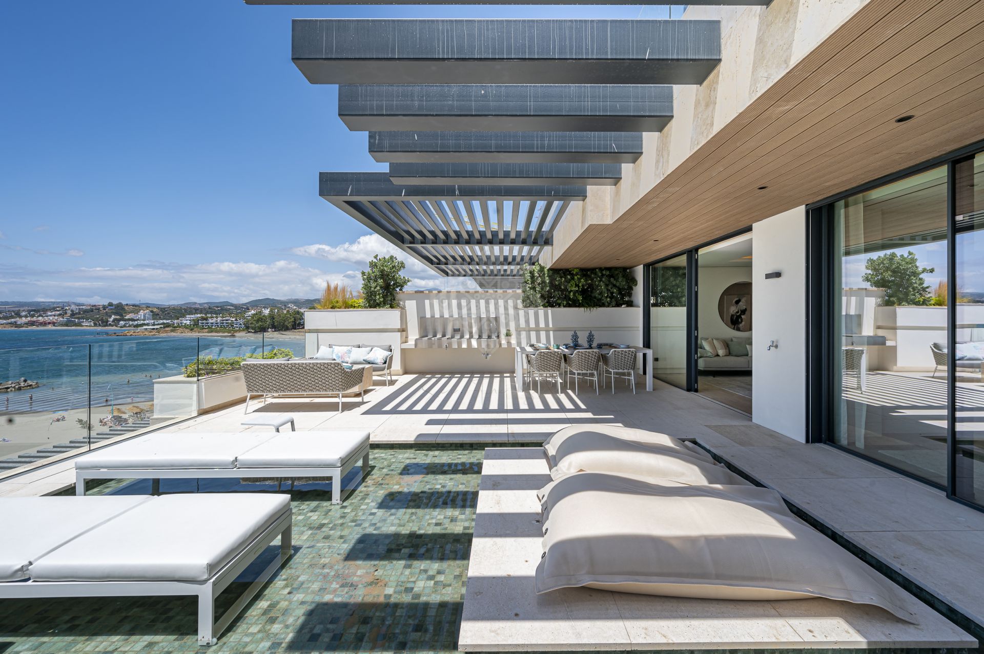 Promoción en Playa del Cristo, Estepona