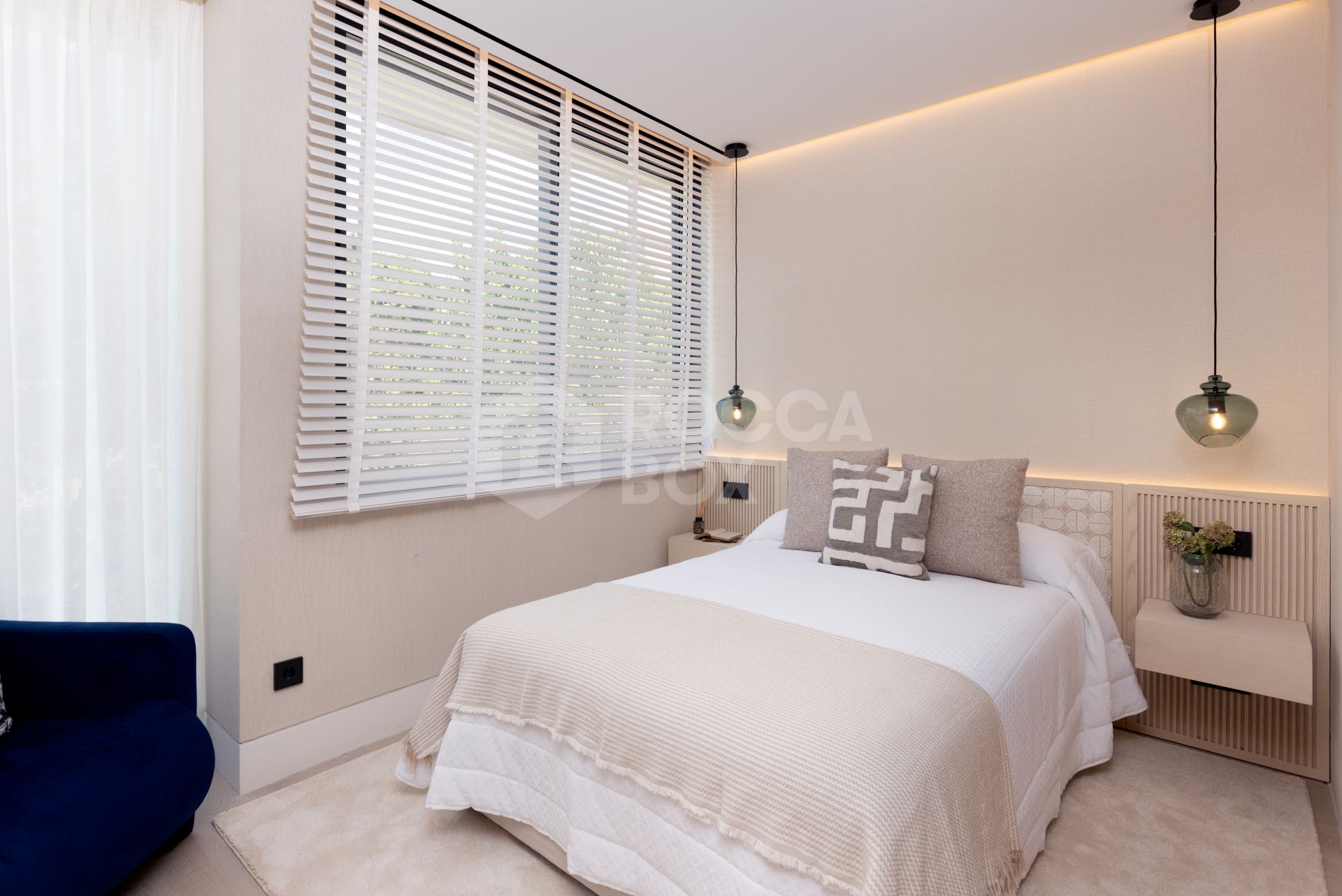 Ikkil Bay: eight luxury beachfront residences in Estepona with spacious terraces, sea views, and premium amenities.