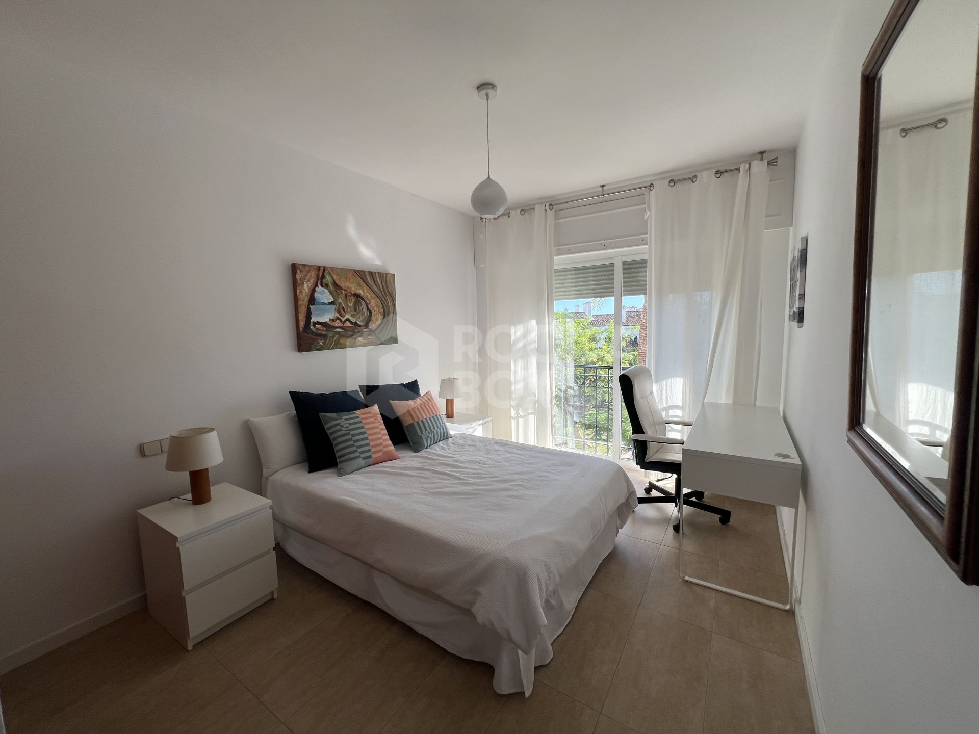 Beachside Apartment in Estepona East