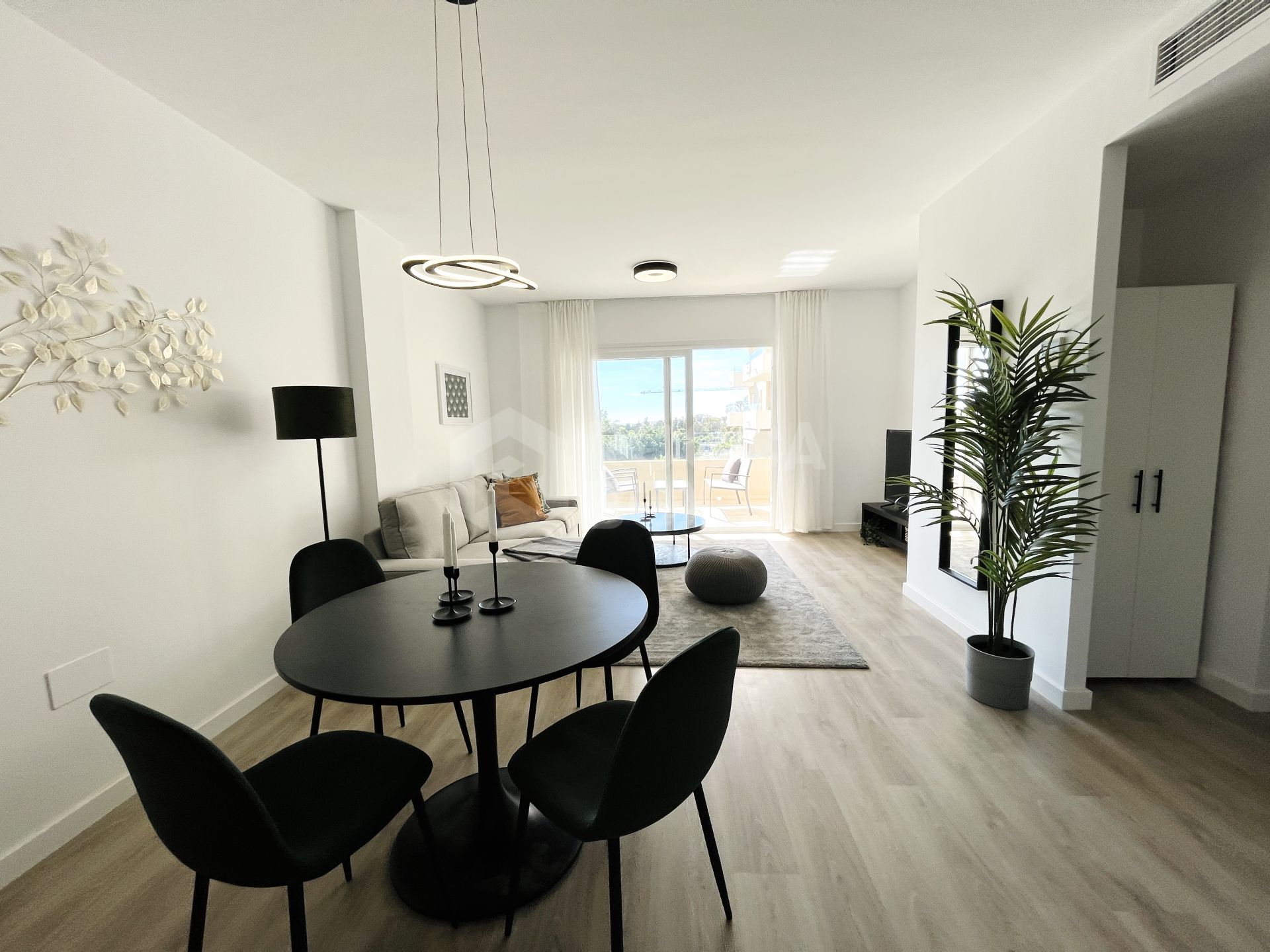 3 Bedroom Apartment in Albatros Vl