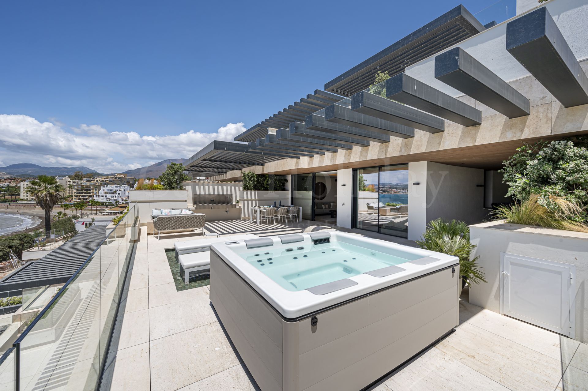Apartamento en Playa del Cristo, Estepona