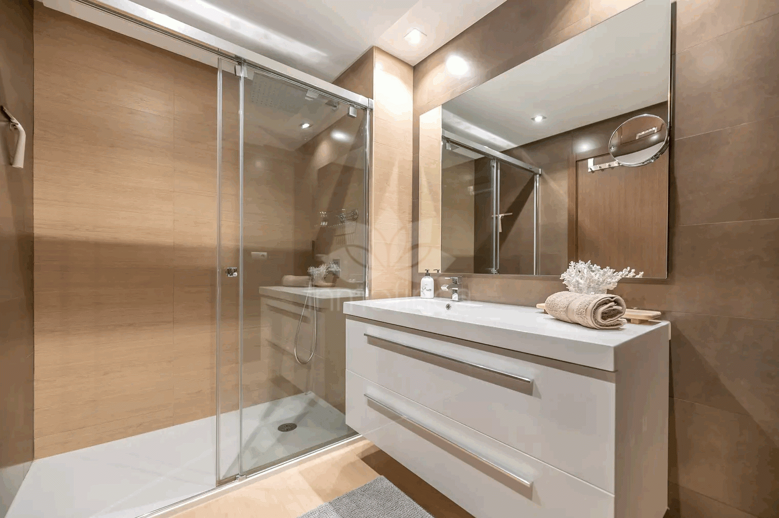 Apartamento Planta Baja en Los Arqueros, Benahavis