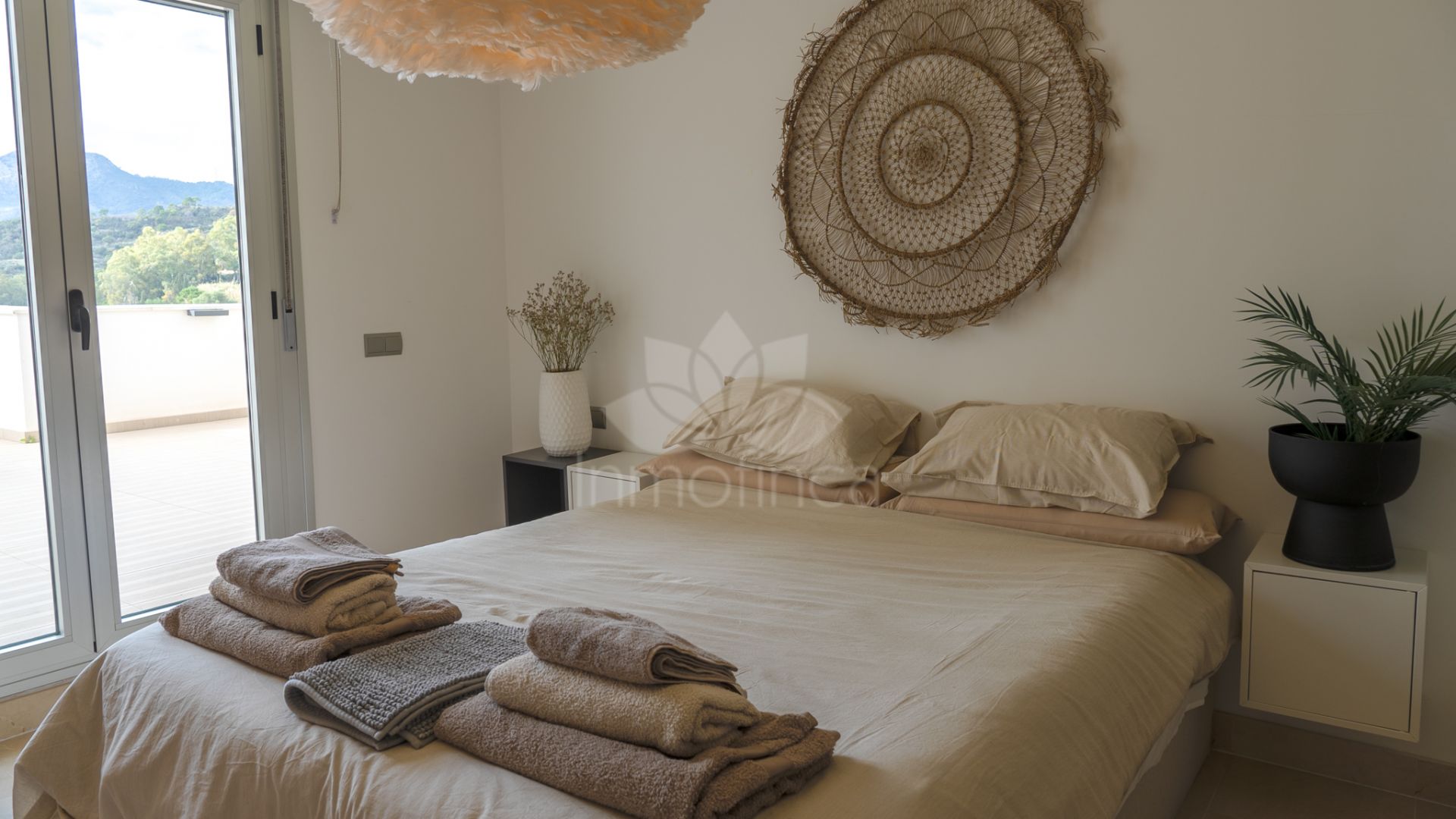 Apartamento Planta Baja en Los Arqueros, Benahavis