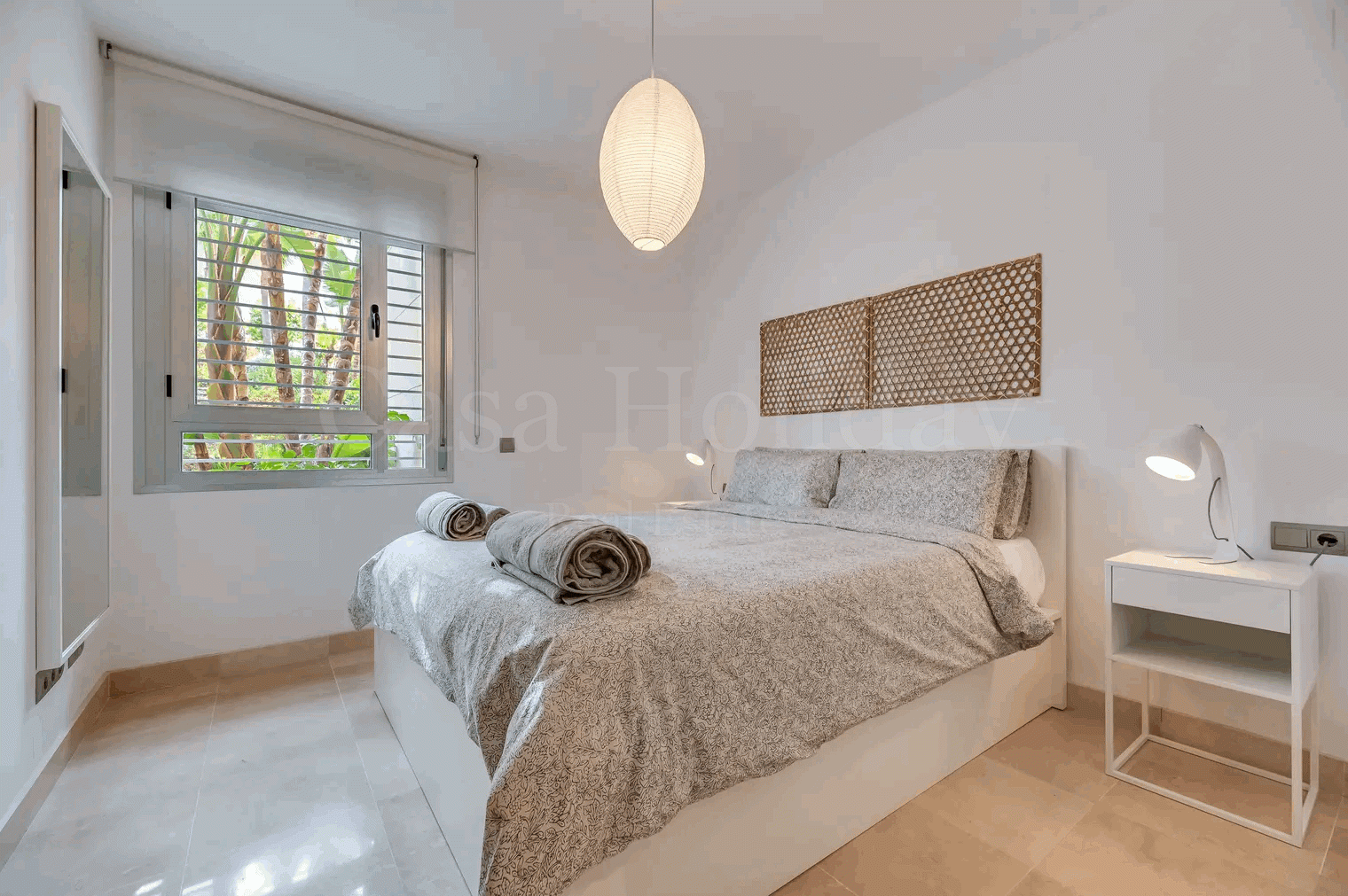 Apartamento Planta Baja en Los Arqueros, Benahavis
