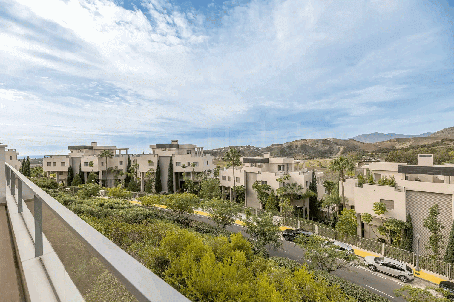 Apartamento Planta Baja en Los Arqueros, Benahavis