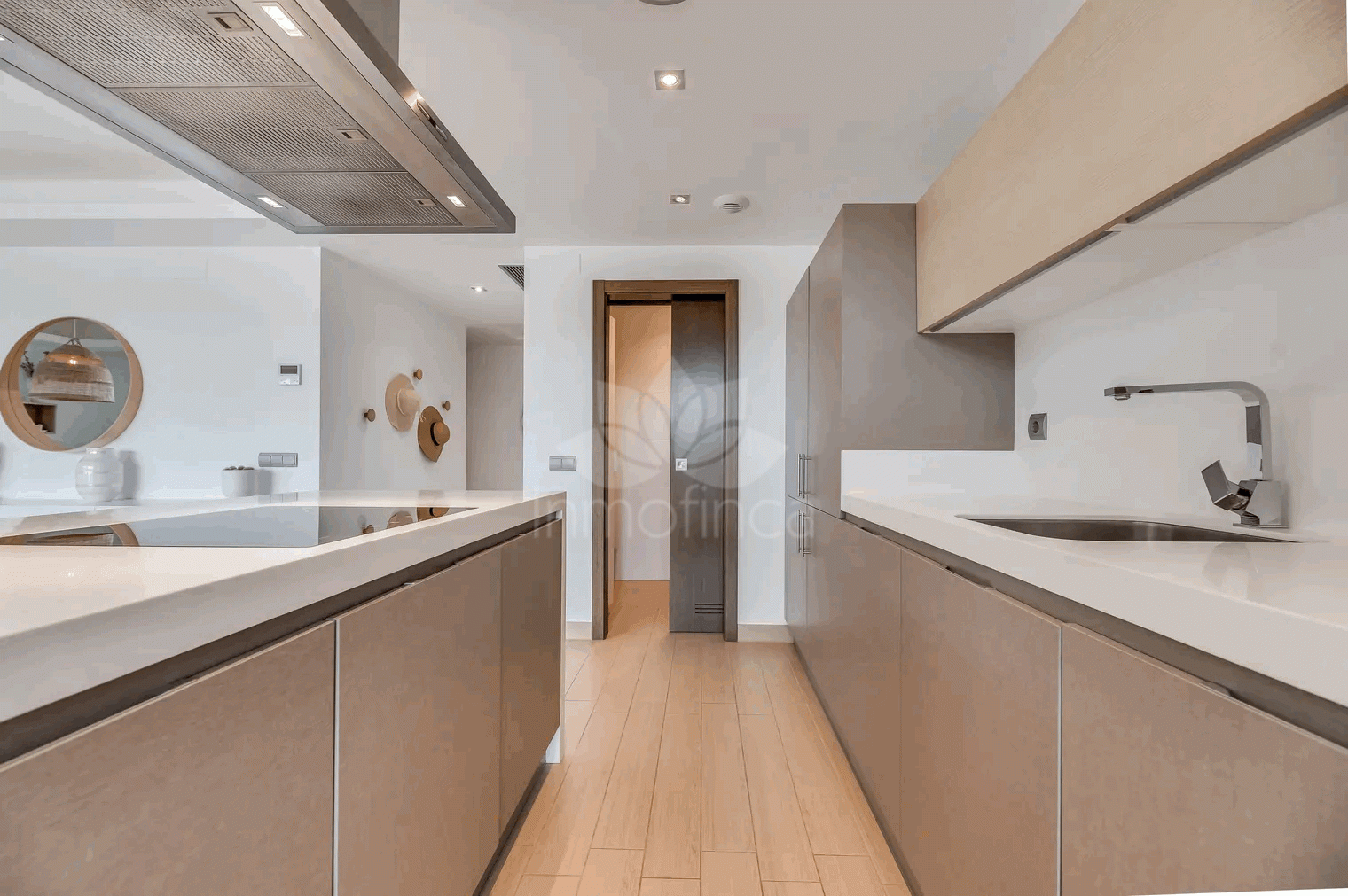 Apartamento Planta Baja en Los Arqueros, Benahavis