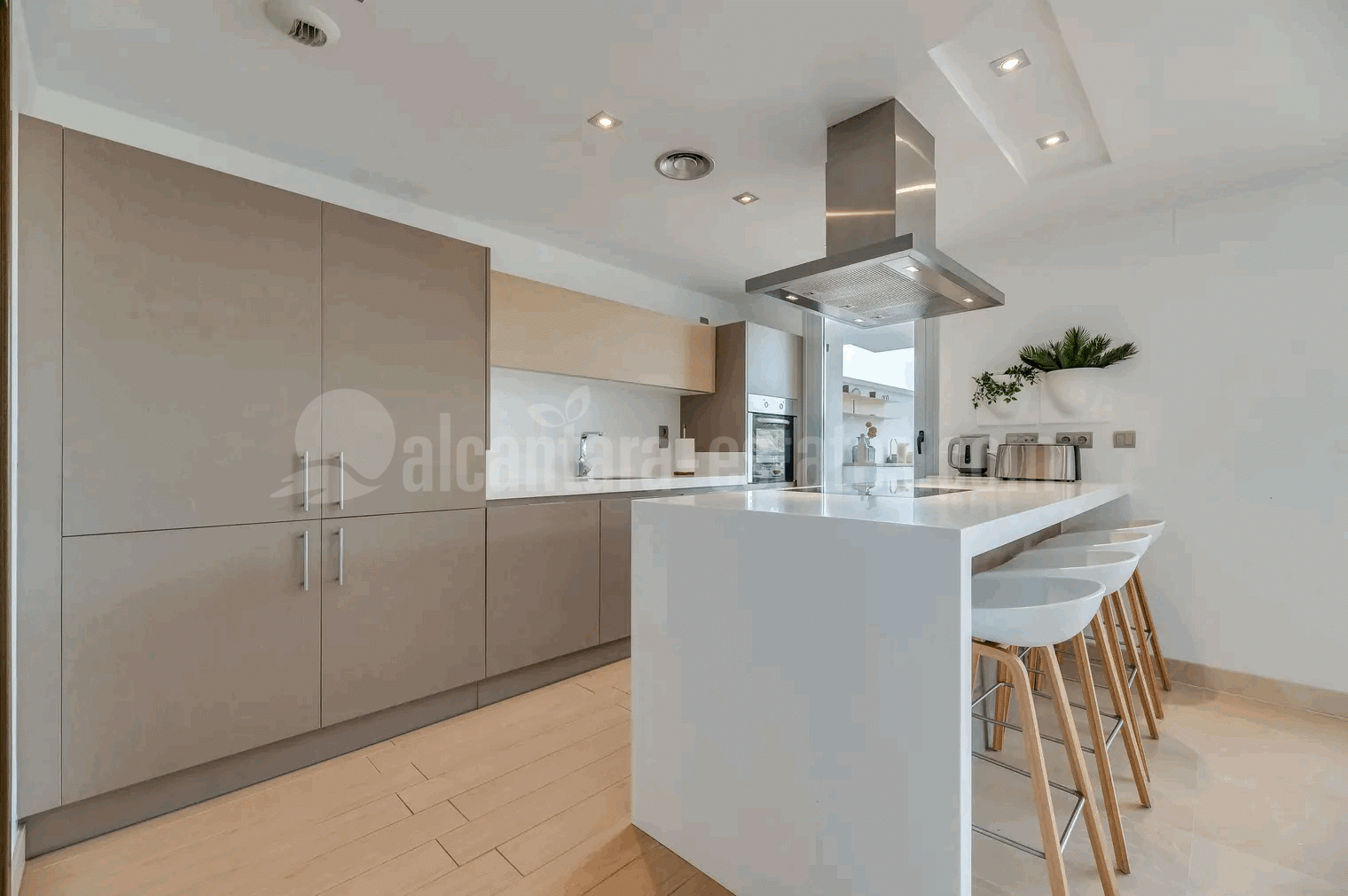 Apartamento Planta Baja en Los Arqueros, Benahavis