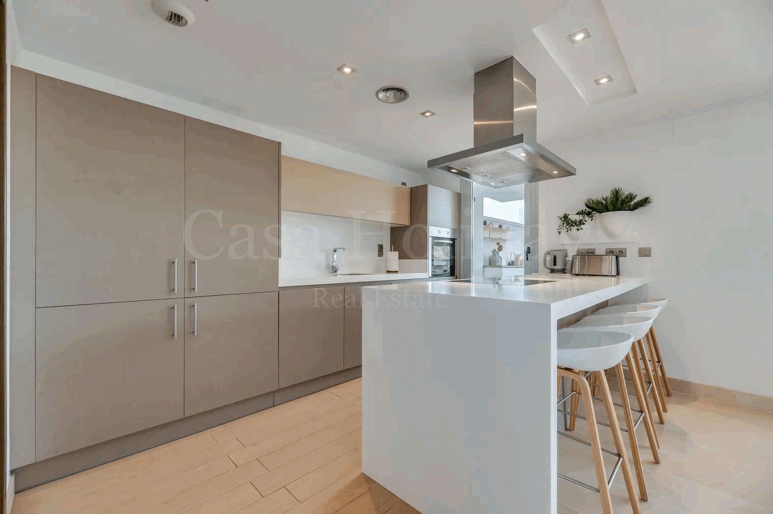Apartamento Planta Baja en Los Arqueros, Benahavis