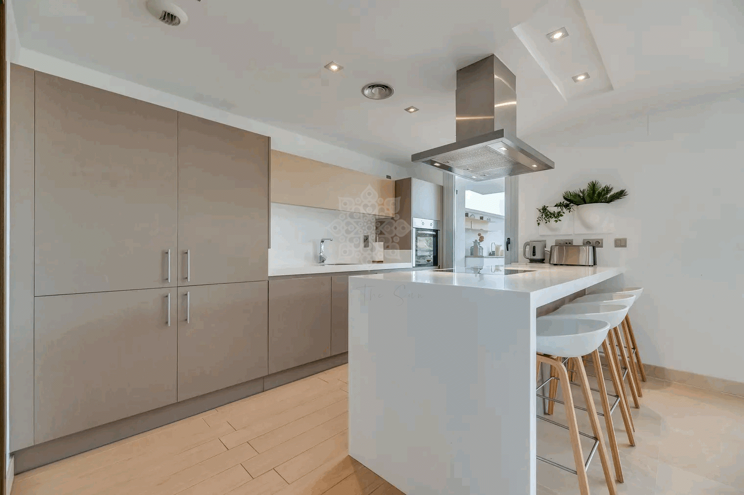 Ground Floor Apartment in Los Arqueros, Benahavis