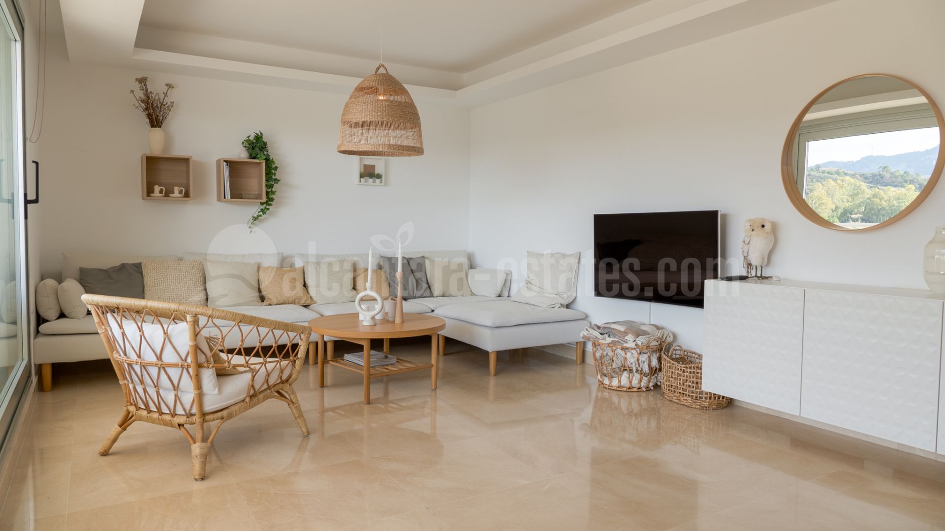 Apartamento Planta Baja en Los Arqueros, Benahavis