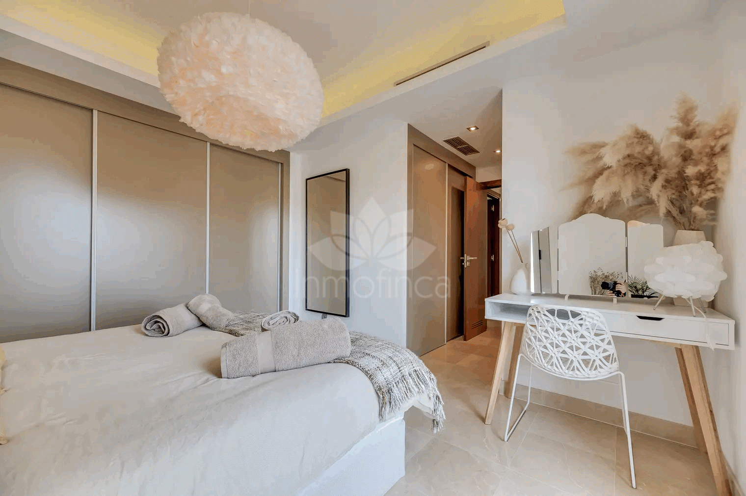 Apartamento Planta Baja en Los Arqueros, Benahavis