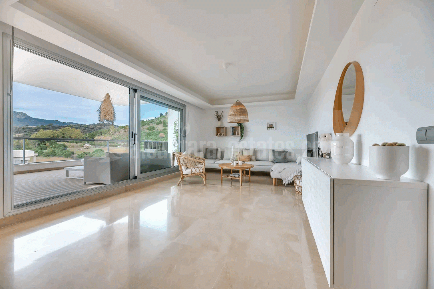 Apartamento Planta Baja en Los Arqueros, Benahavis