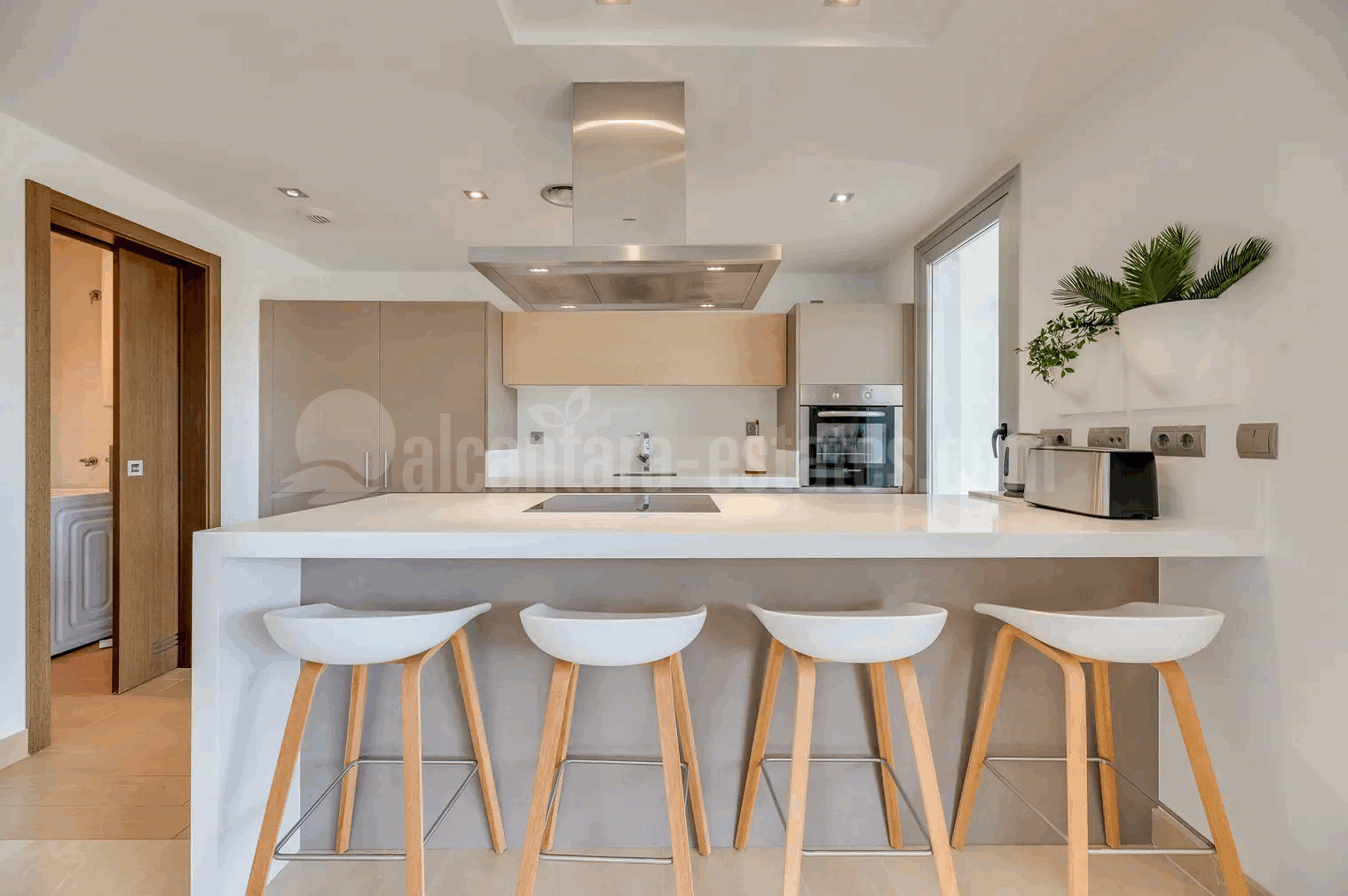 Apartamento Planta Baja en Los Arqueros, Benahavis