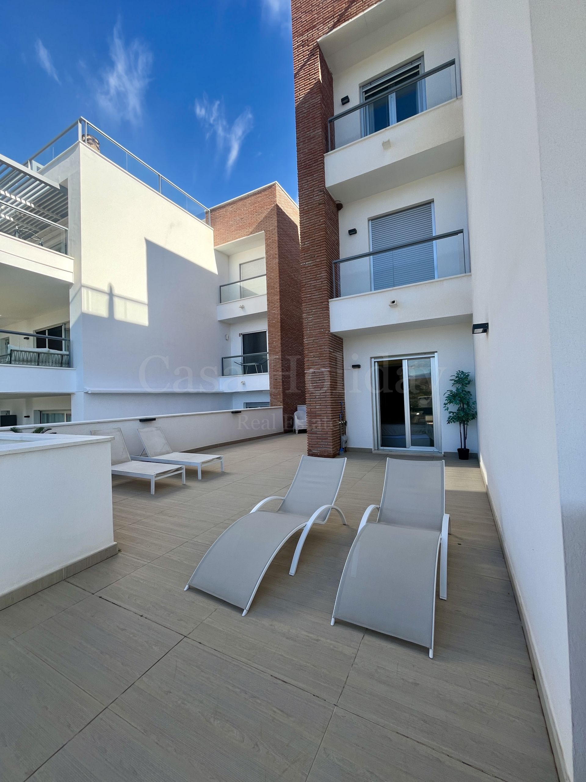 Apartamento Planta Baja en Los Arqueros, Benahavis