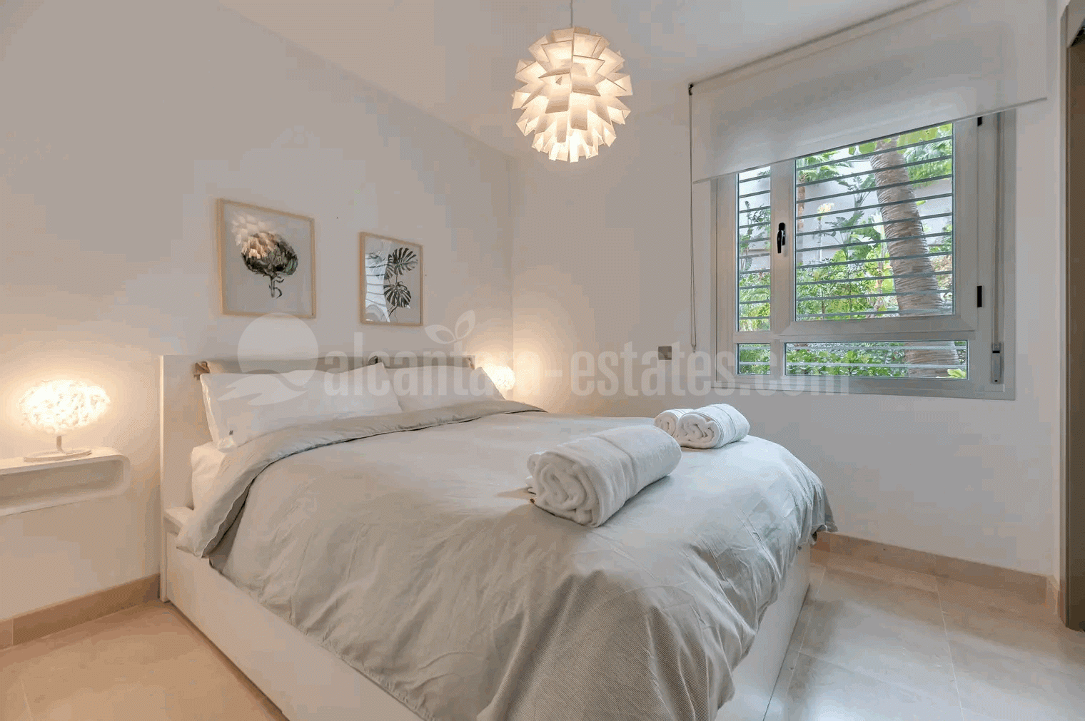 Apartamento Planta Baja en Los Arqueros, Benahavis