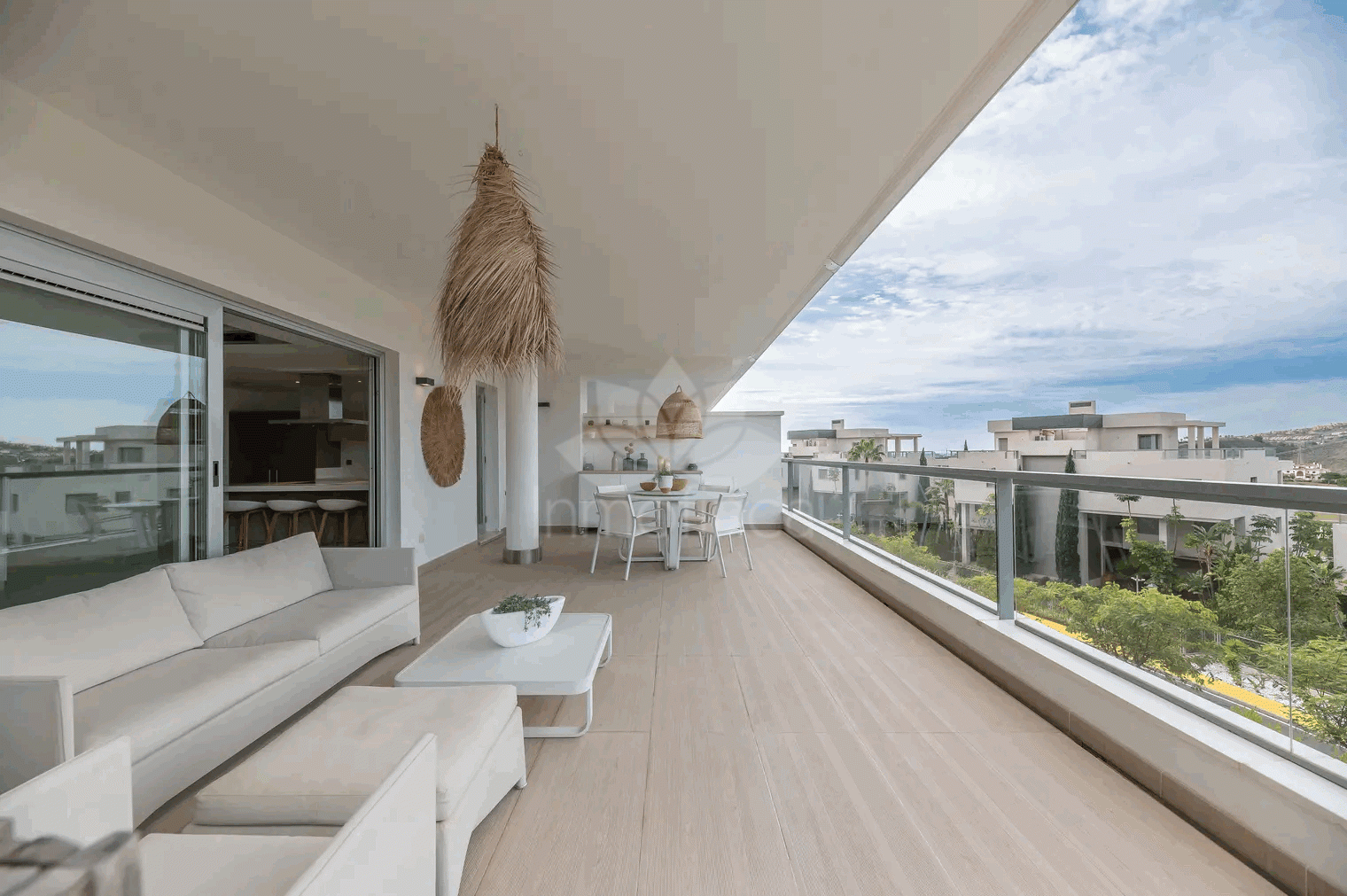Apartamento Planta Baja en Los Arqueros, Benahavis