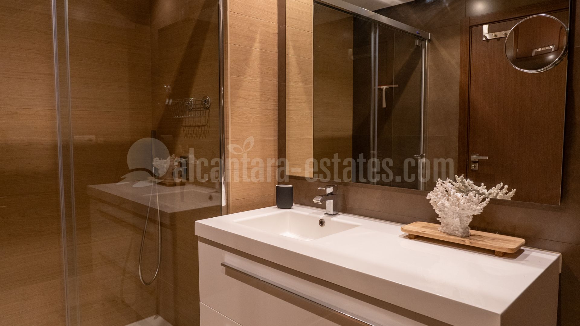 Apartamento Planta Baja en Los Arqueros, Benahavis