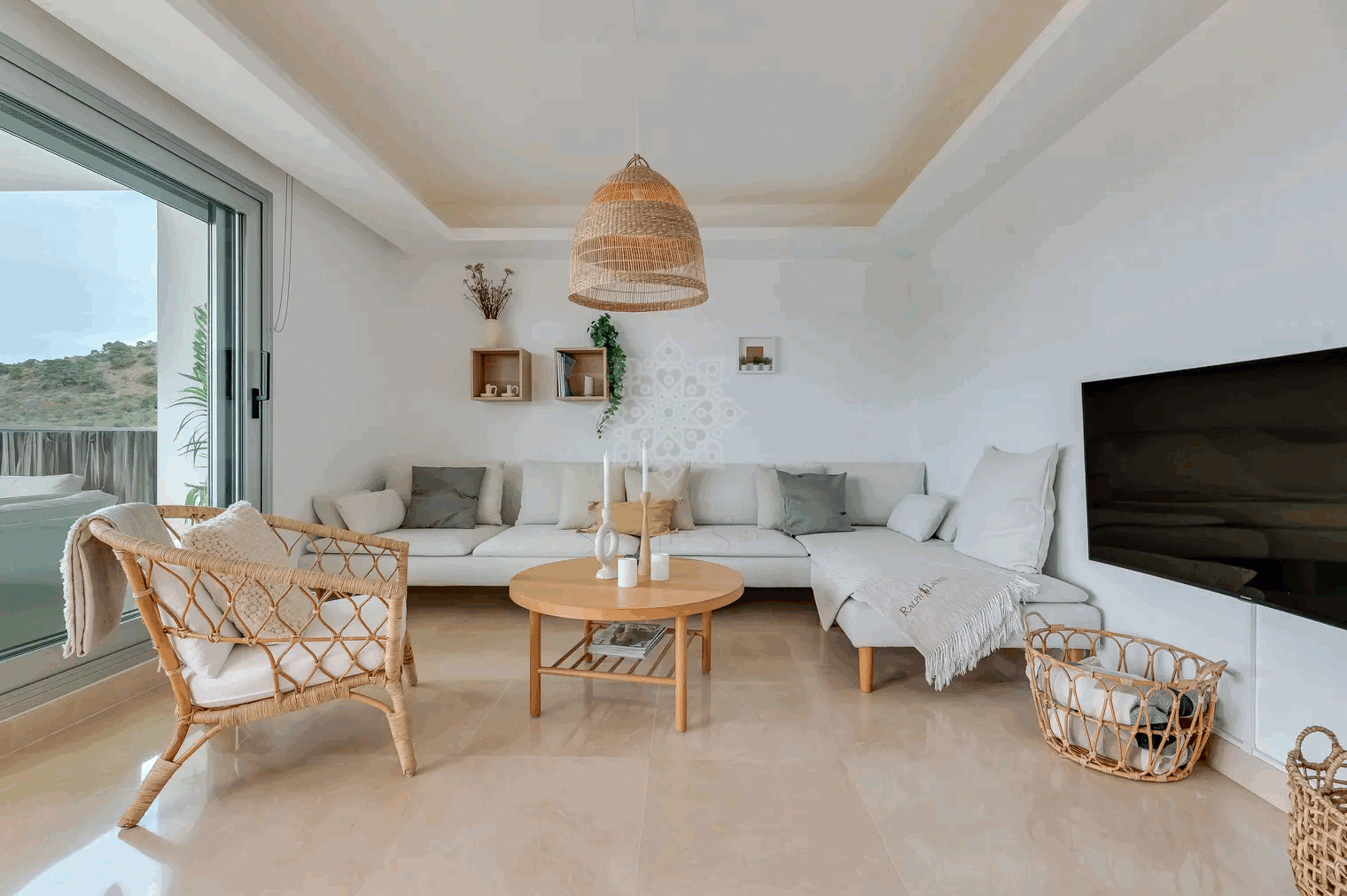 Ground Floor Apartment in Los Arqueros, Benahavis