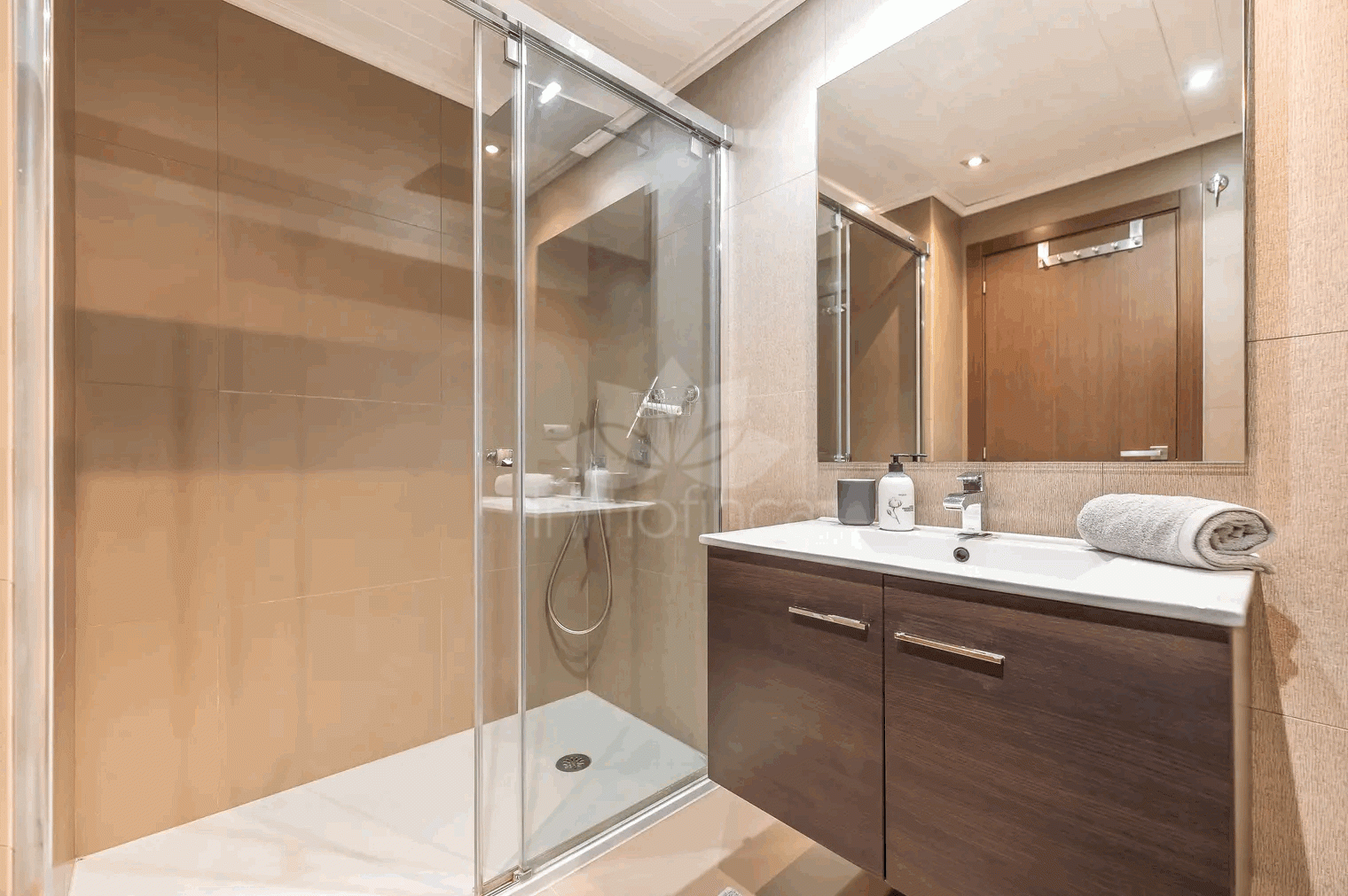 Apartamento Planta Baja en Los Arqueros, Benahavis