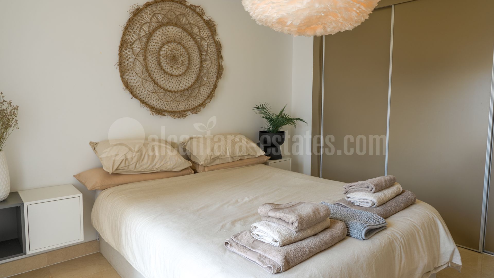 Apartamento Planta Baja en Los Arqueros, Benahavis