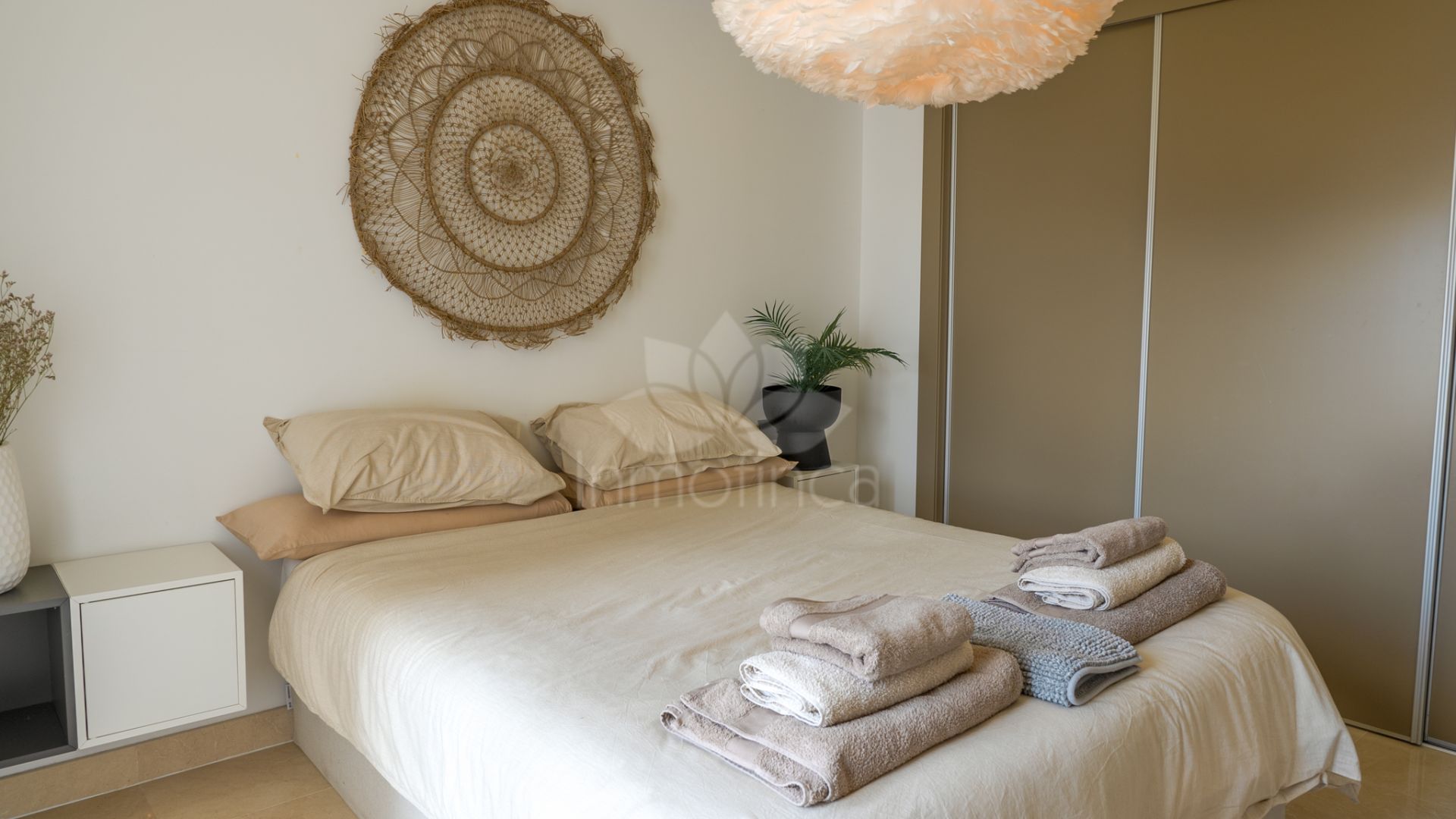 Apartamento Planta Baja en Los Arqueros, Benahavis