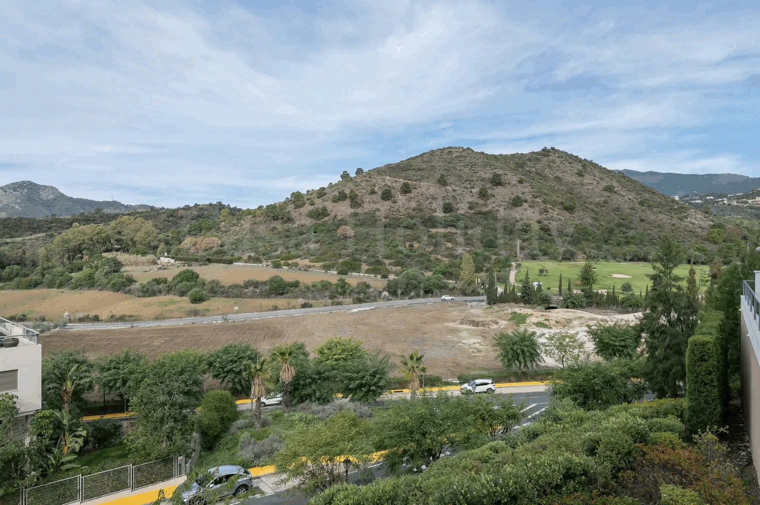 Apartamento Planta Baja en Los Arqueros, Benahavis