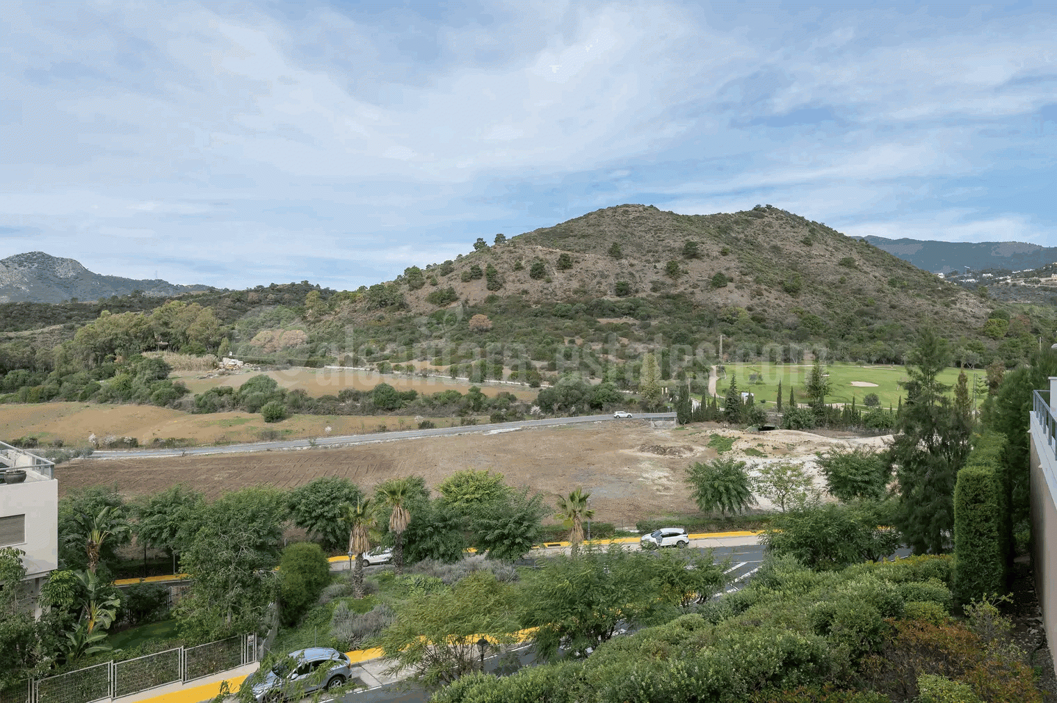 Apartamento Planta Baja en Los Arqueros, Benahavis