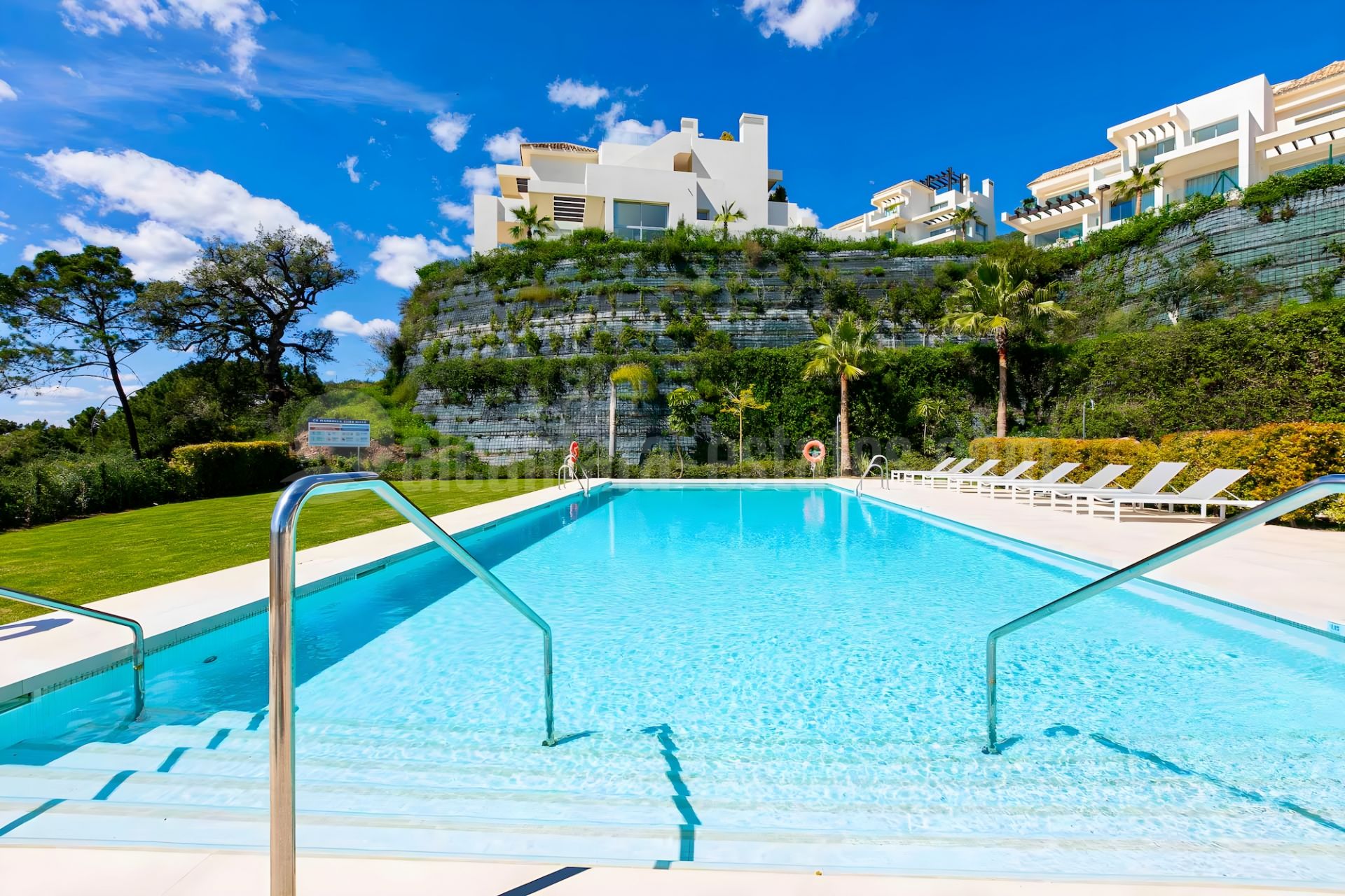 Ground Floor Duplex in Marbella Club Hills, Benahavis