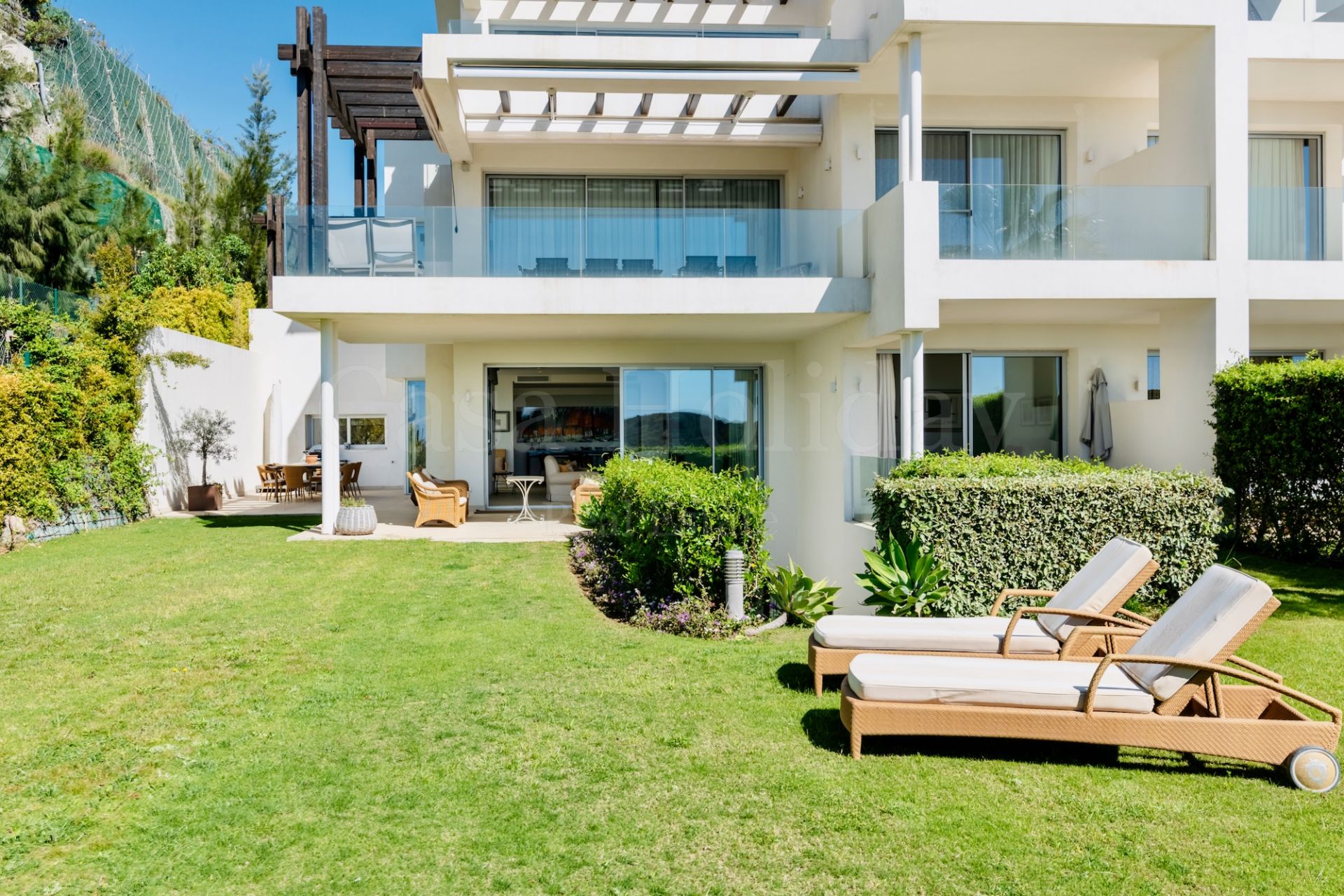 Duplex Planta Baja en Marbella Club Hills, Benahavis
