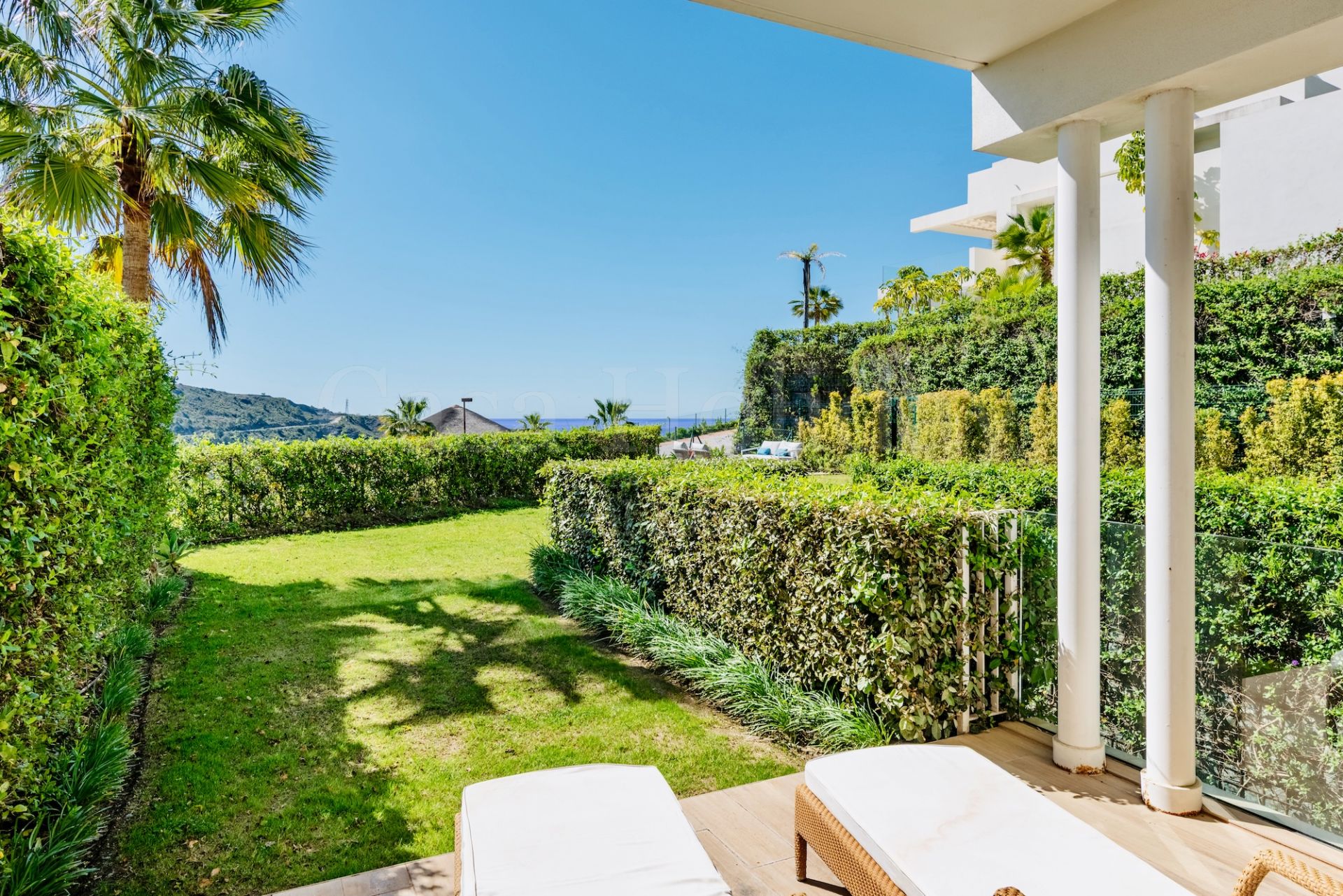 Duplex Planta Baja en Marbella Club Hills, Benahavis
