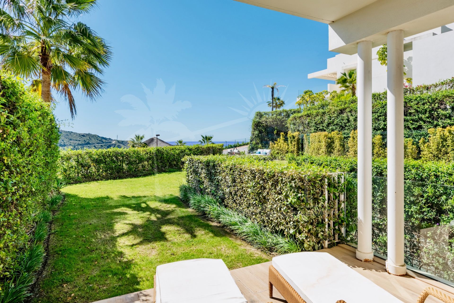 Excepcional Dúplex de 3 Dormitorios con Jardín Privado y Vistas Panorámicas