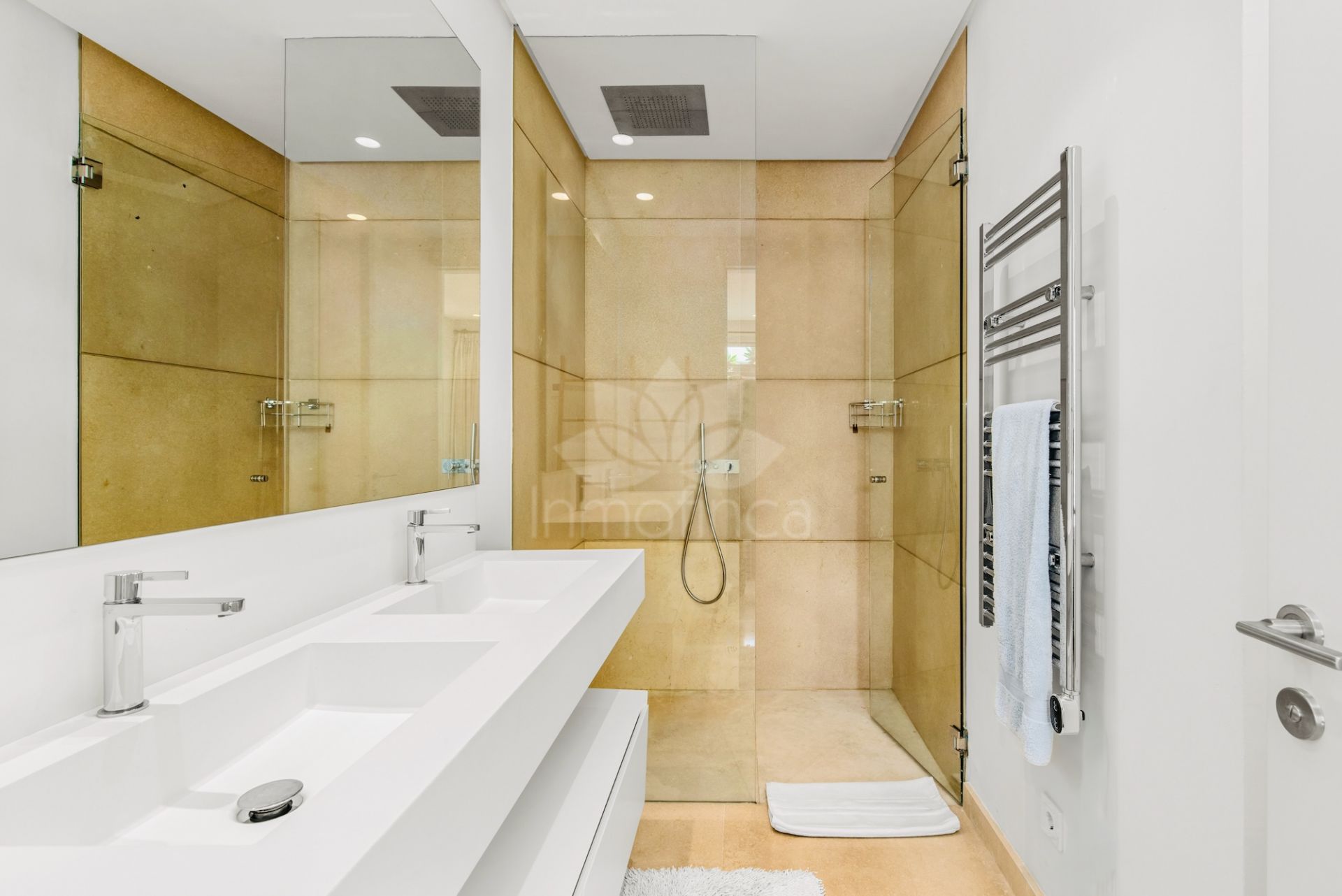 Duplex Planta Baja en Marbella Club Hills, Benahavis