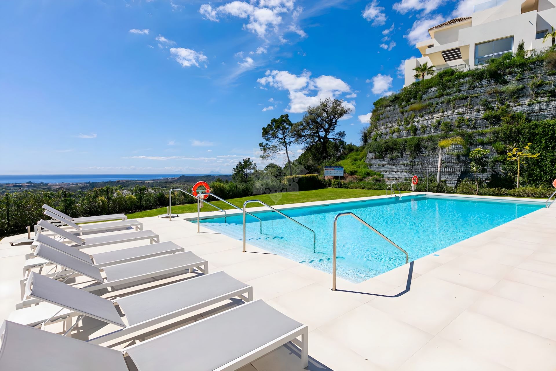 Ground Floor Duplex in Marbella Club Hills, Benahavis