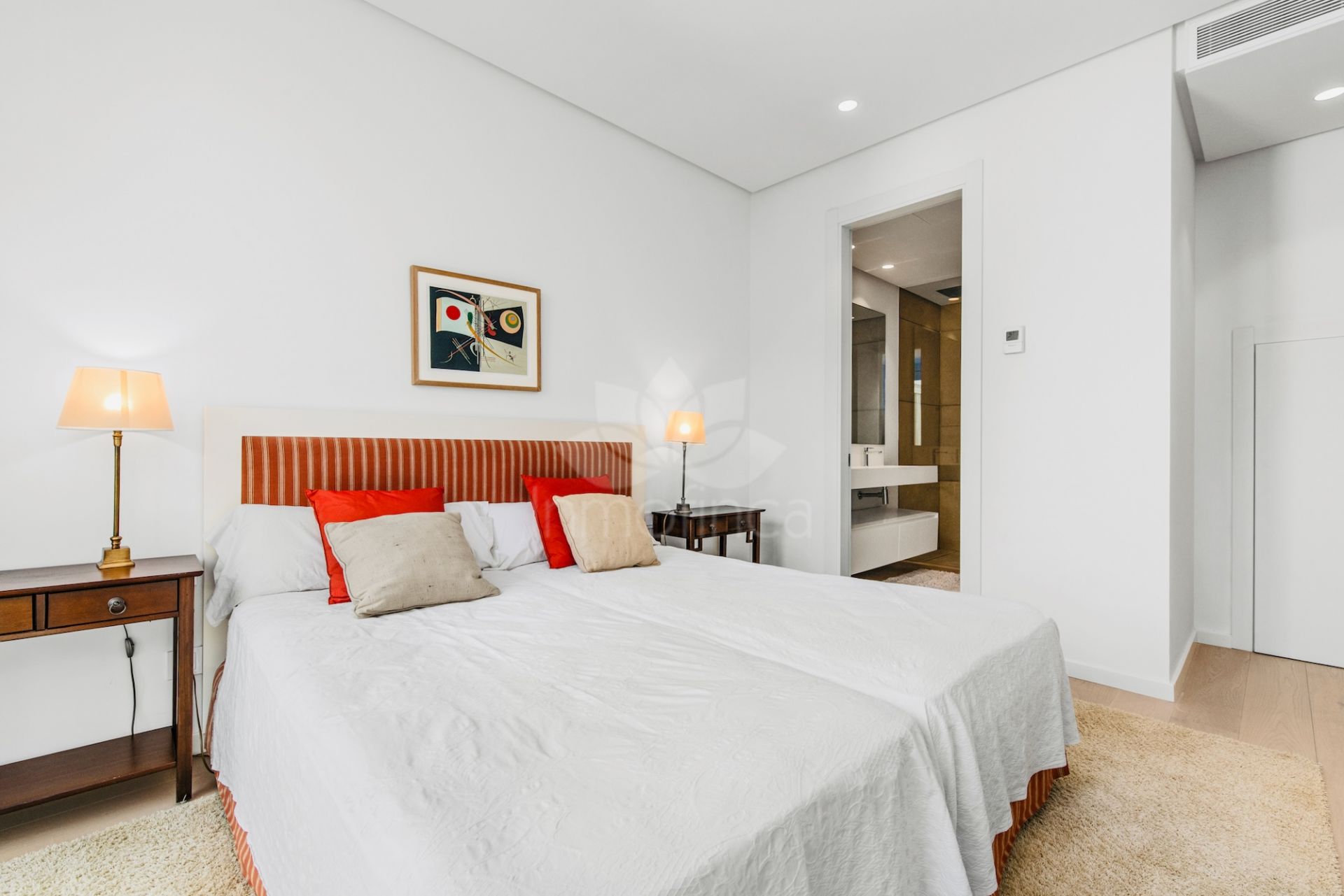 Duplex Planta Baja en Marbella Club Hills, Benahavis