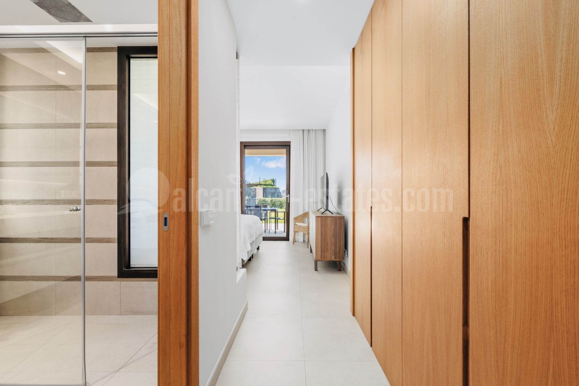 Ground Floor Apartment in Real de La Quinta, Benahavis
