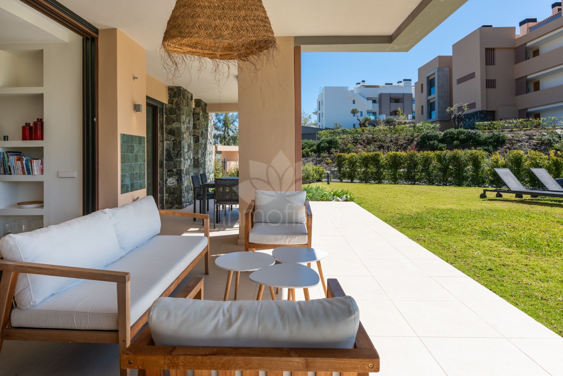 Ground Floor Apartment in Real de La Quinta, Benahavis
