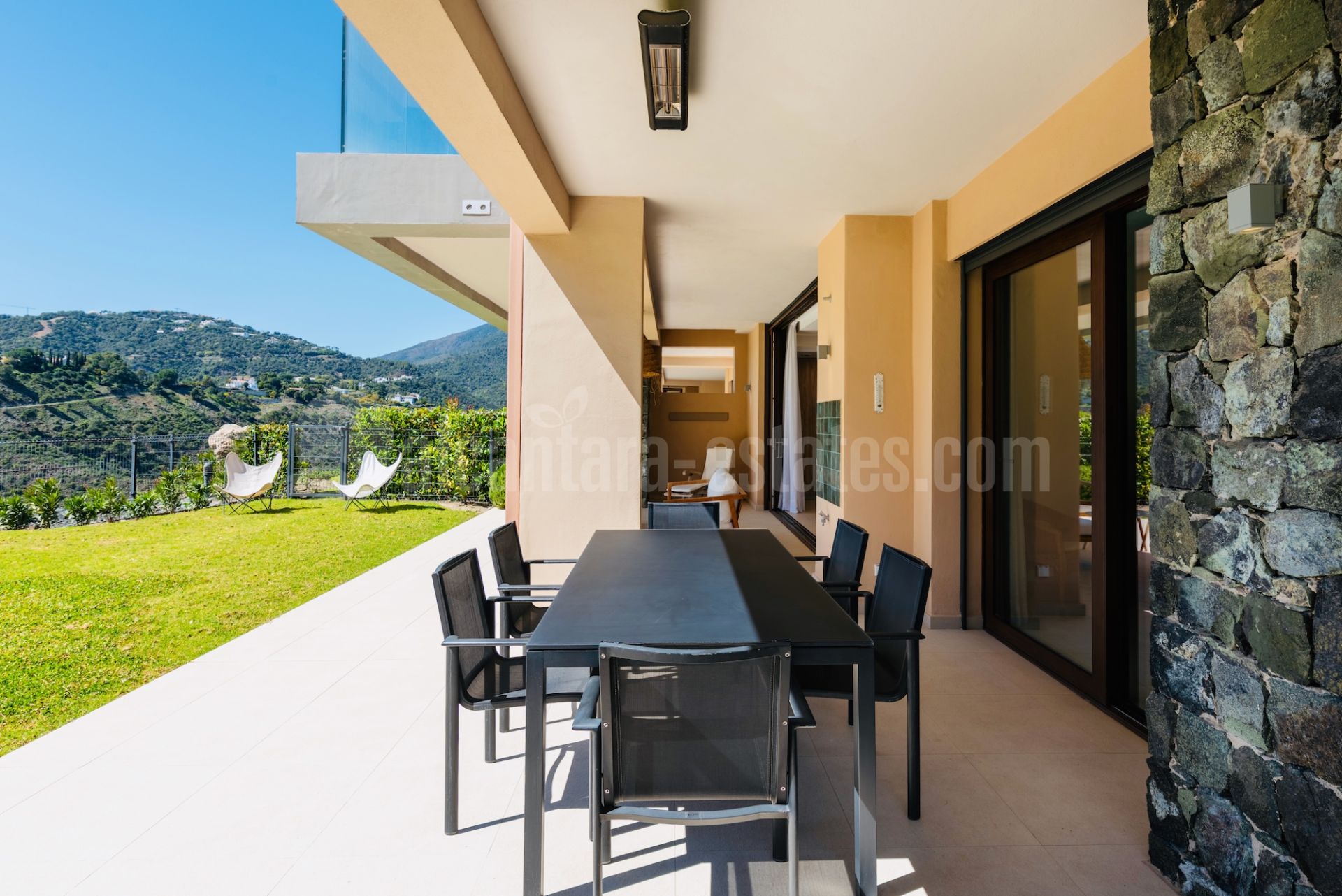 Ground Floor Apartment in Real de La Quinta, Benahavis