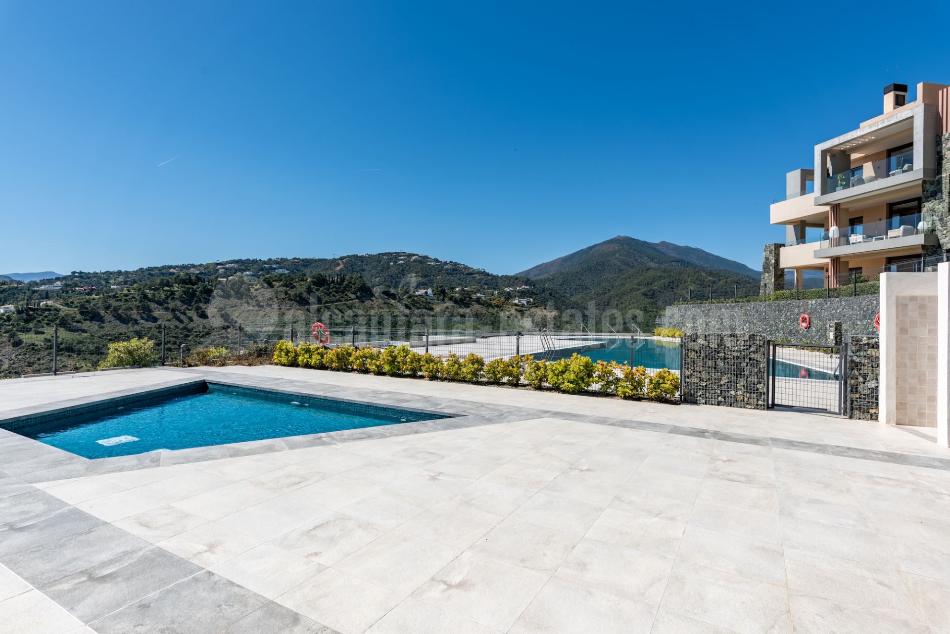 Ground Floor Apartment in Real de La Quinta, Benahavis