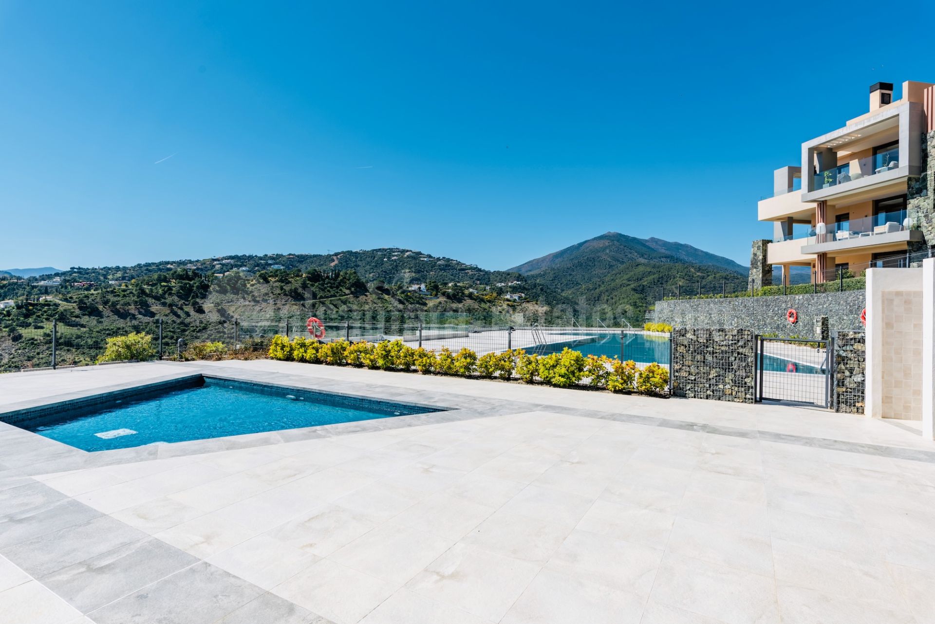 Ground Floor Apartment in Real de La Quinta, Benahavis