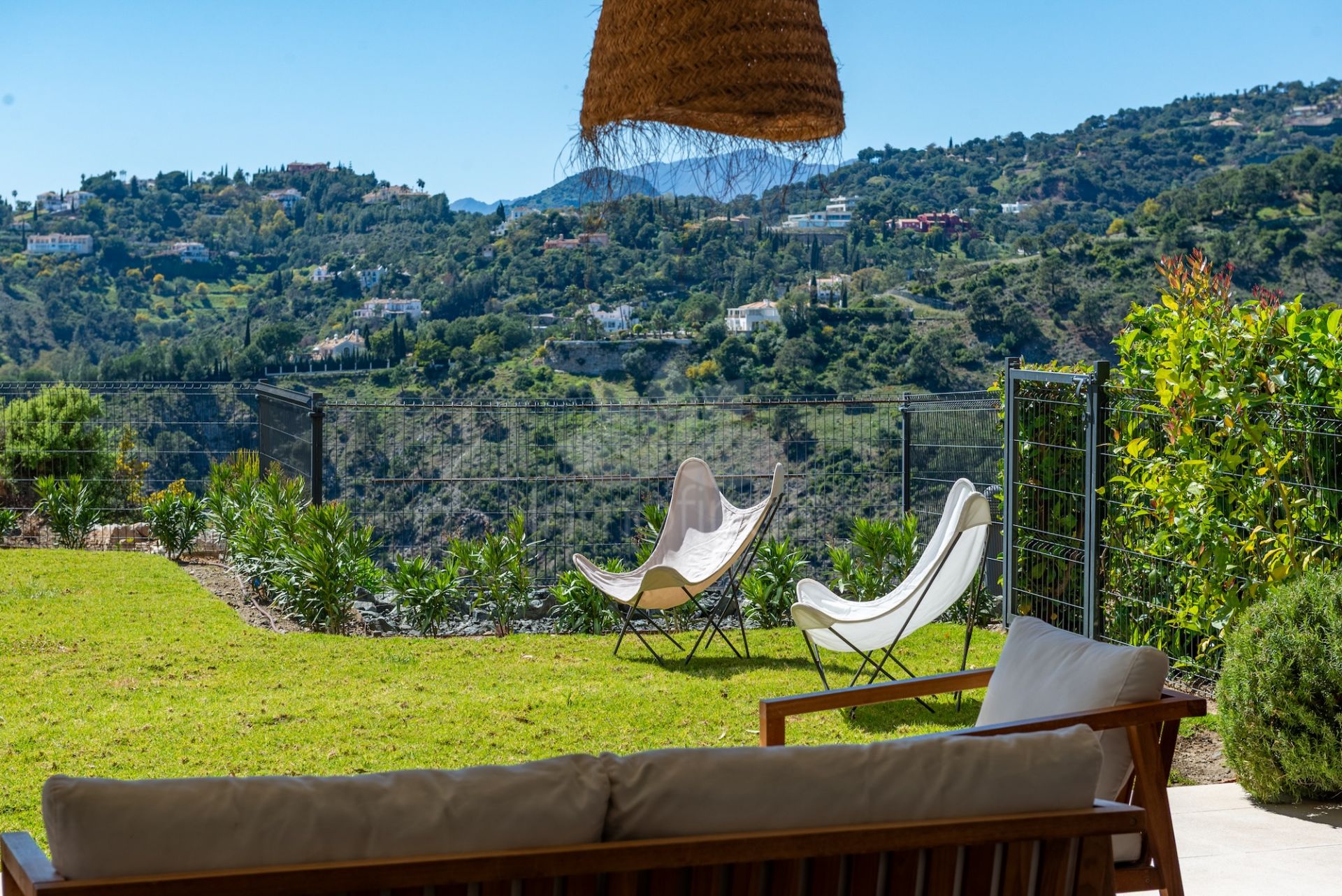 Ground Floor Apartment in Real de La Quinta, Benahavis