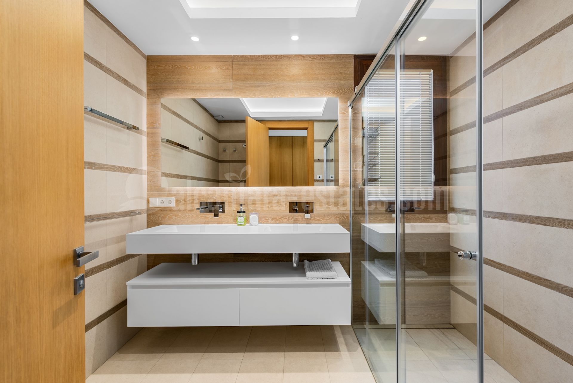 Ground Floor Apartment in Real de La Quinta, Benahavis