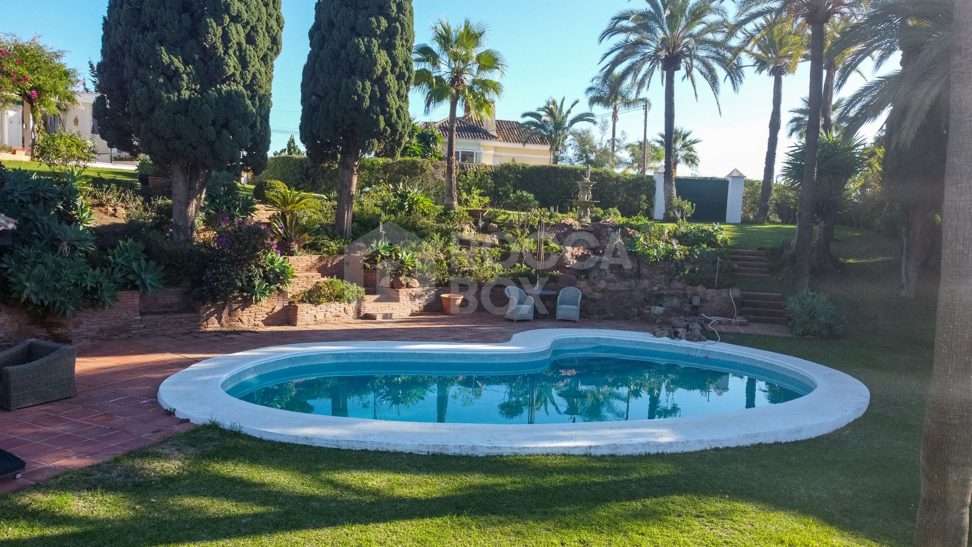 Fantastic Investment opportunity Charming one-story Villa on a spacious plot in one of Marbella's most sought-after urbanisations