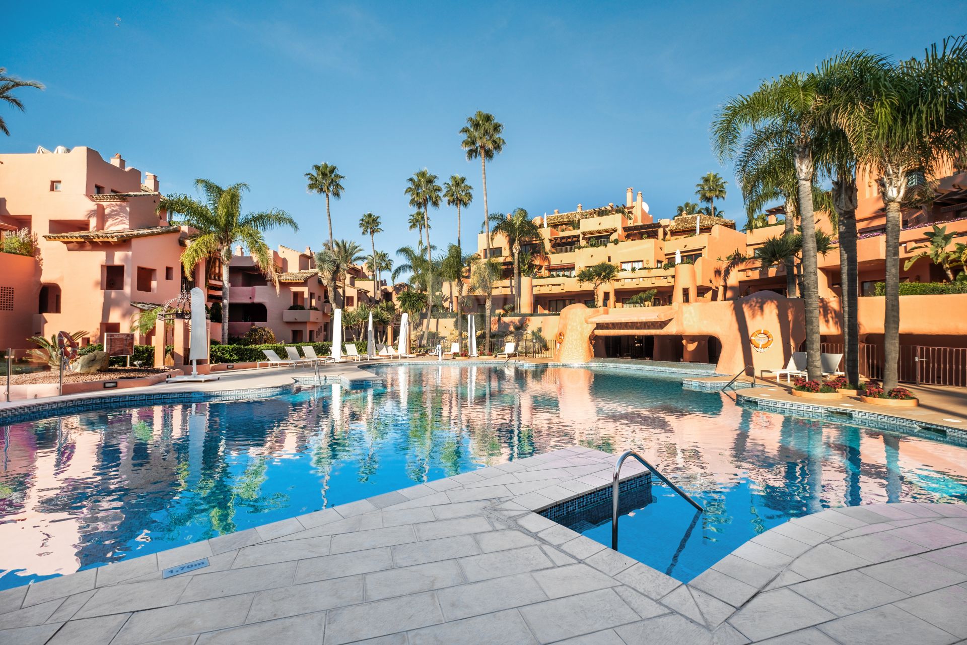 Apartamento en Cabo Bermejo, Estepona