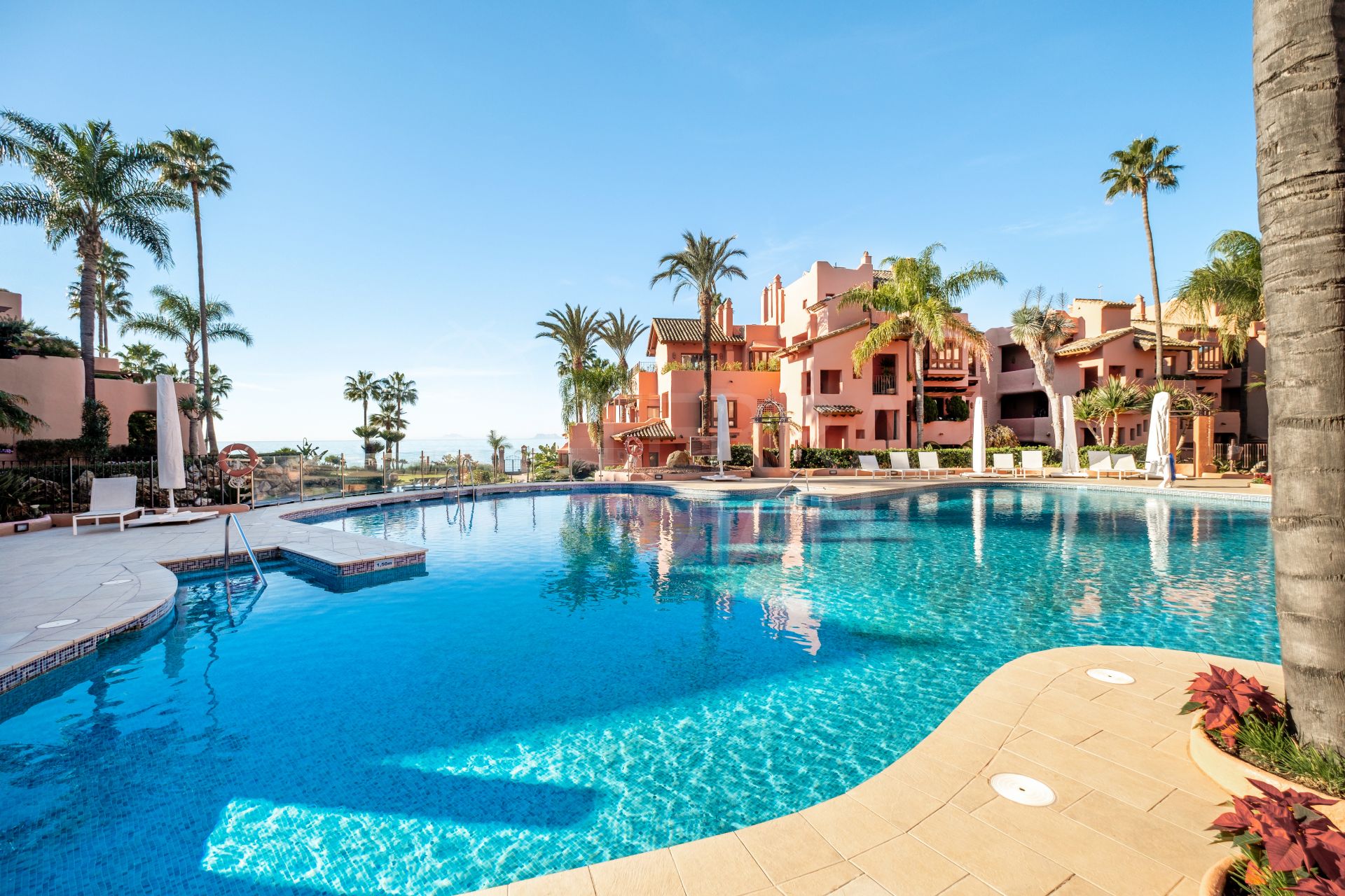 Apartment in Cabo Bermejo, Estepona