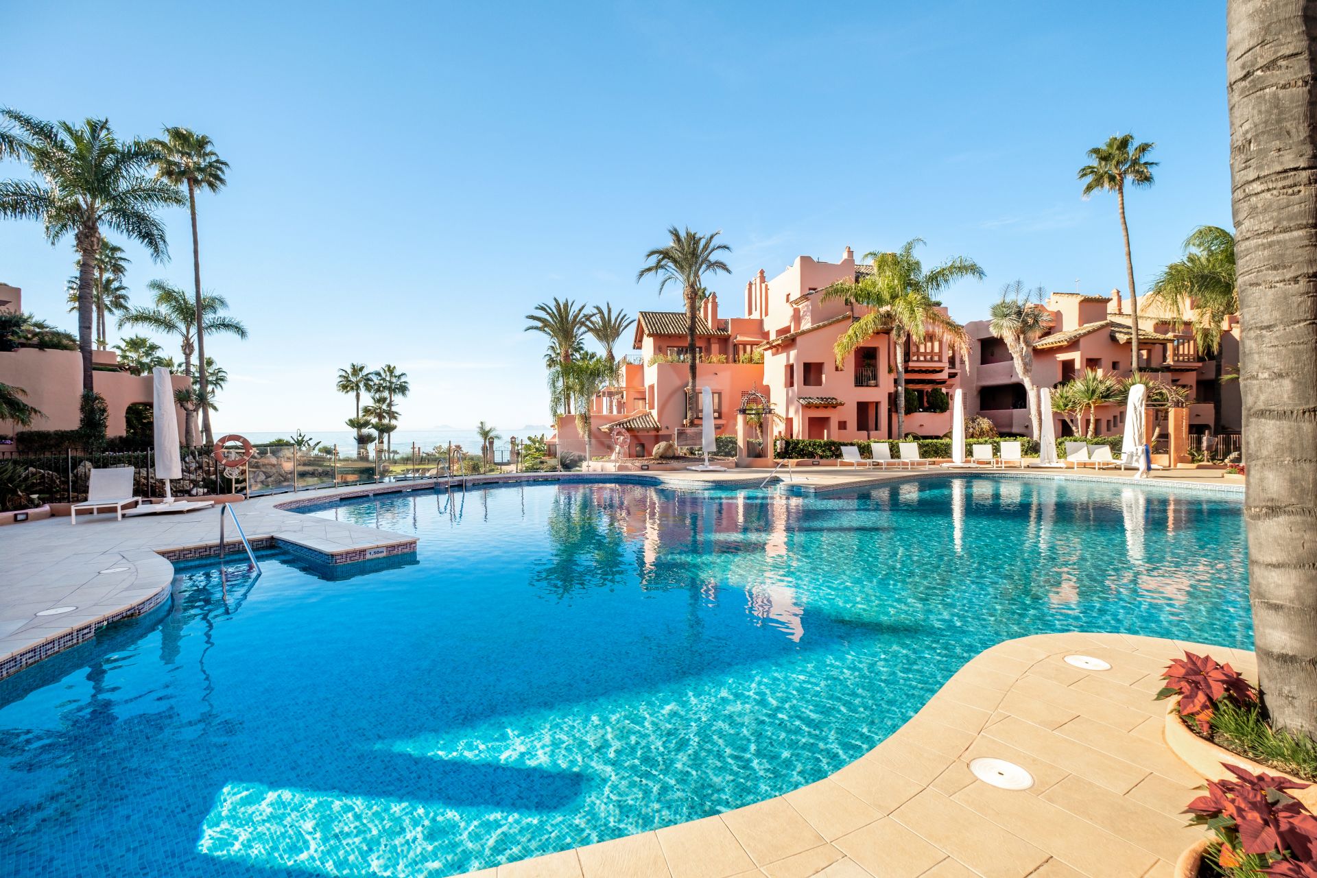 Apartamento en Cabo Bermejo, Estepona