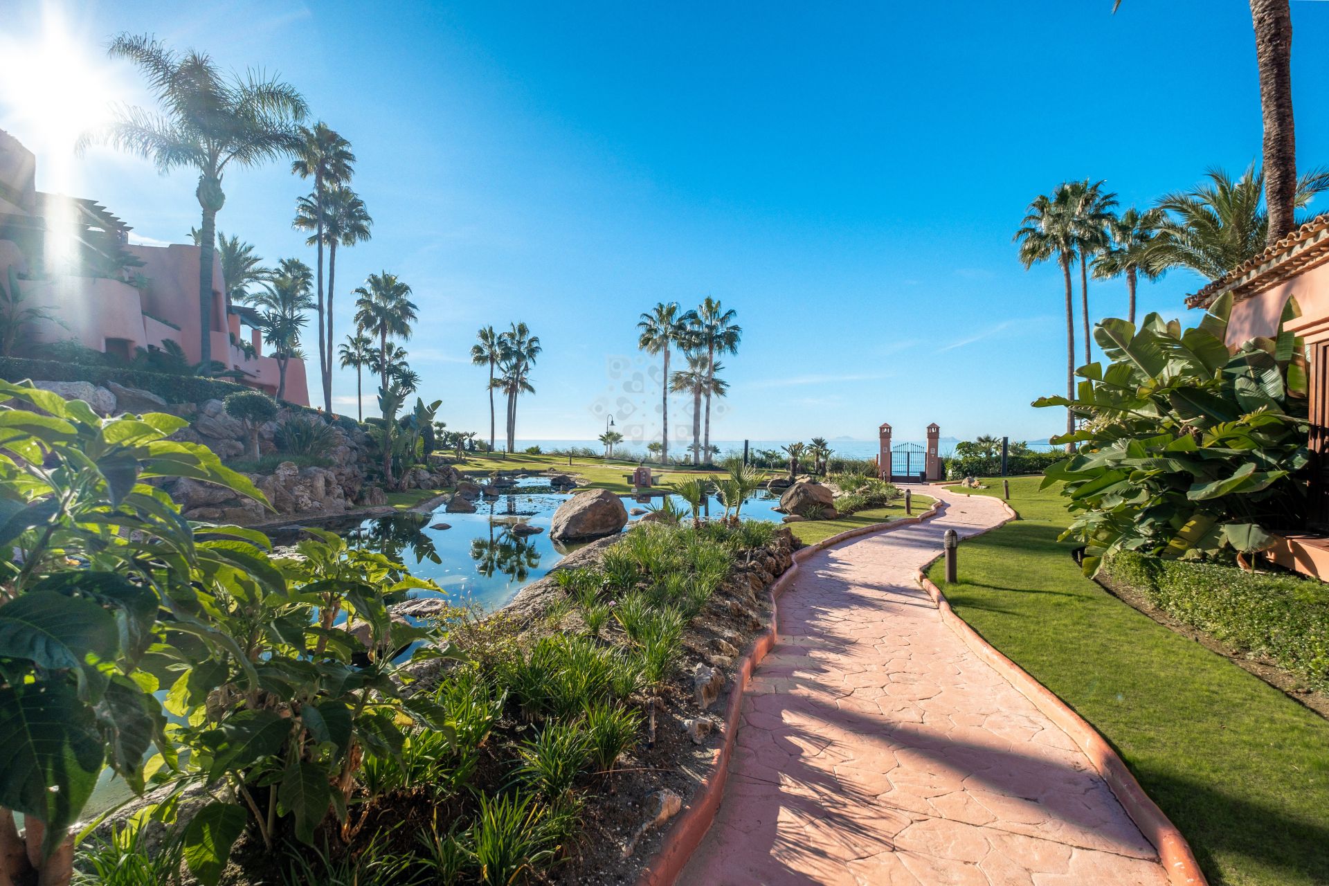 Apartment in Cabo Bermejo, Estepona