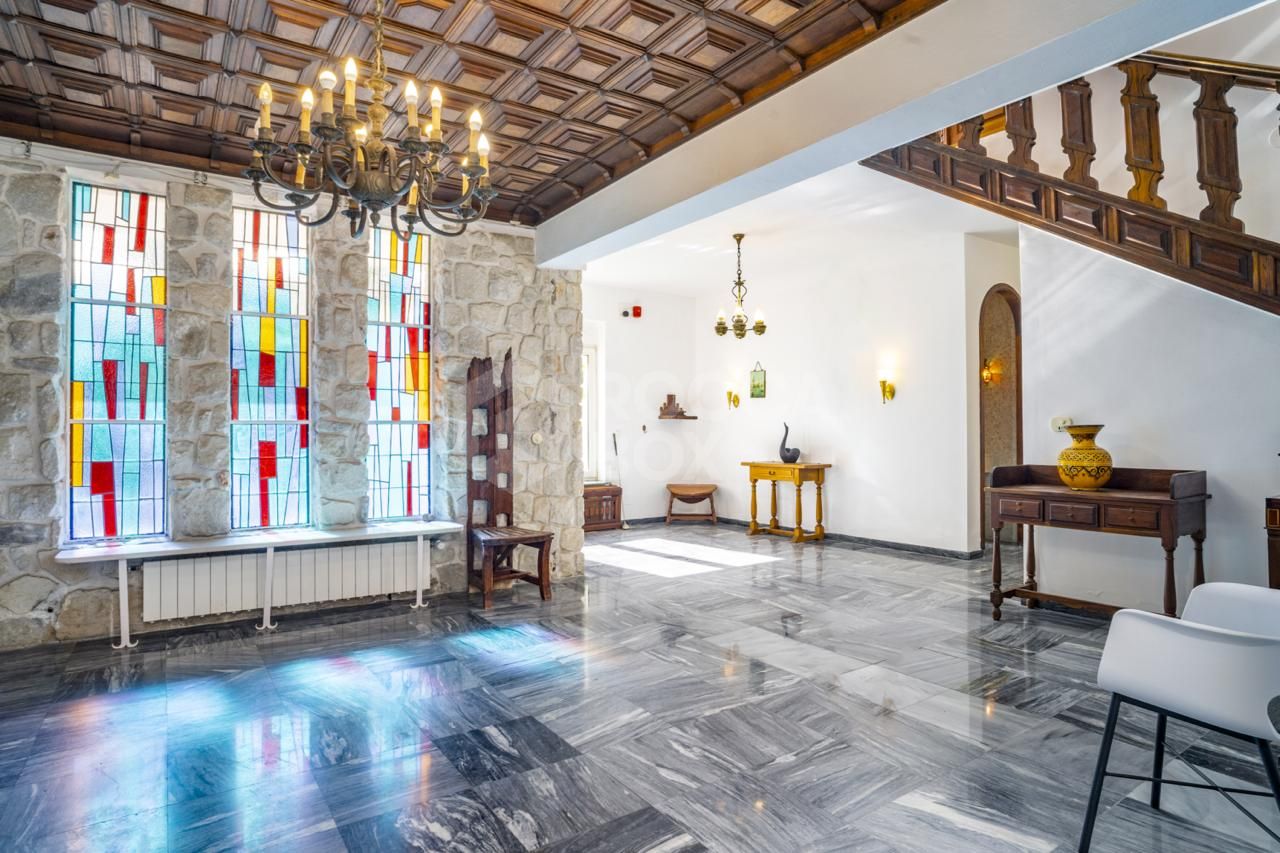 Seafront Villa for Summer Rentals