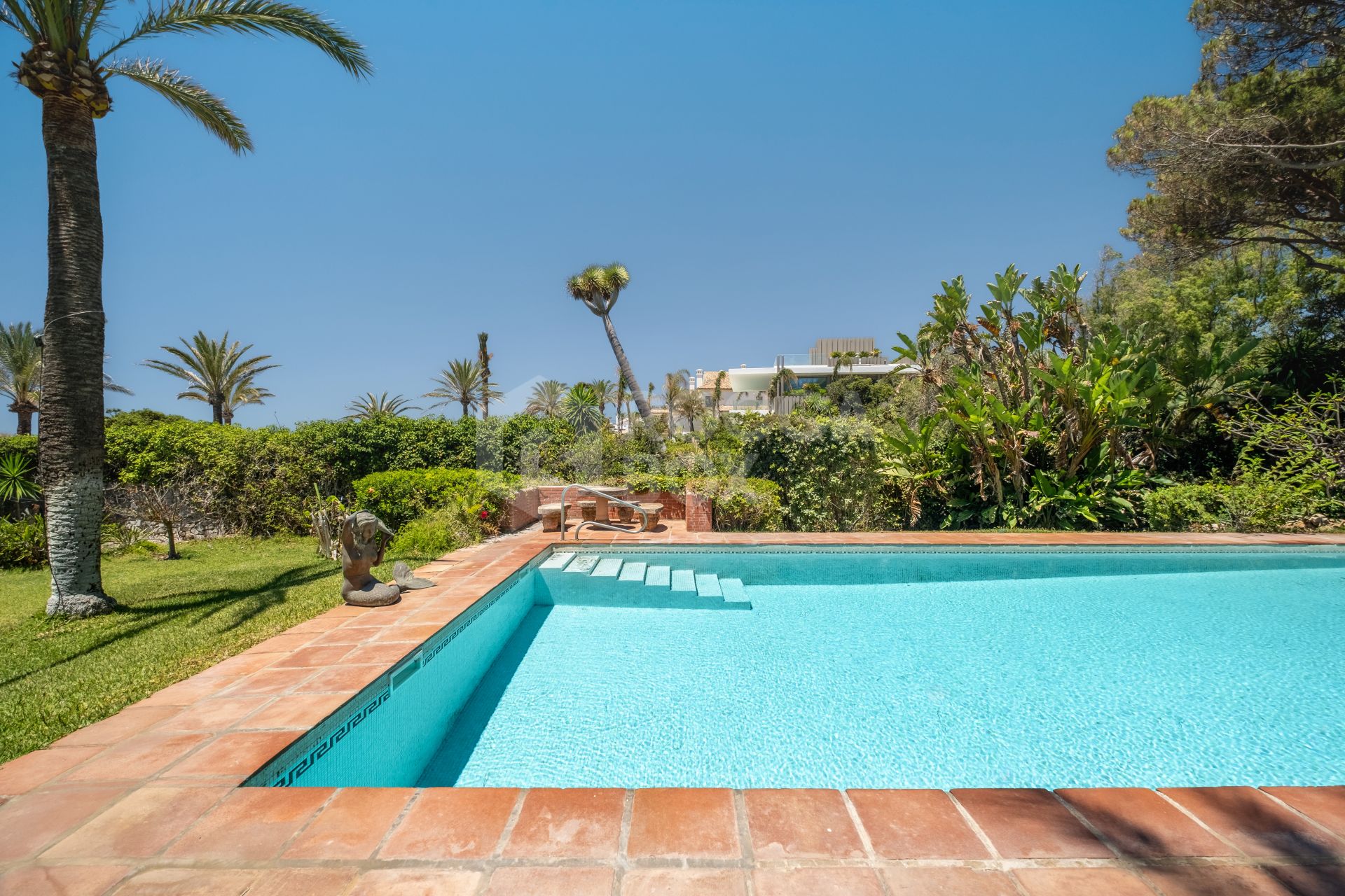 Seafront Villa for Summer Rentals