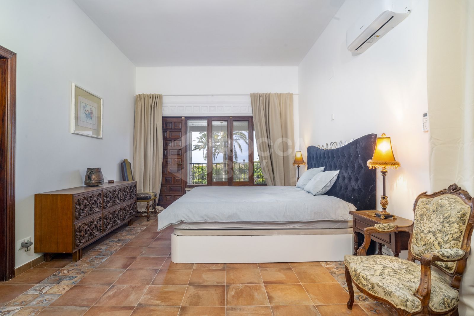 Seafront Villa for Summer Rentals