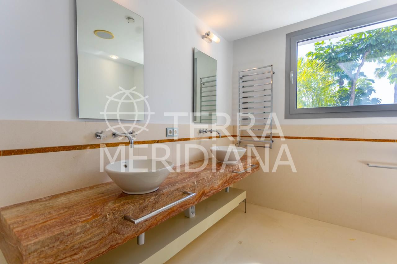 Semi Detached Villa in Meisho Hills, Marbella